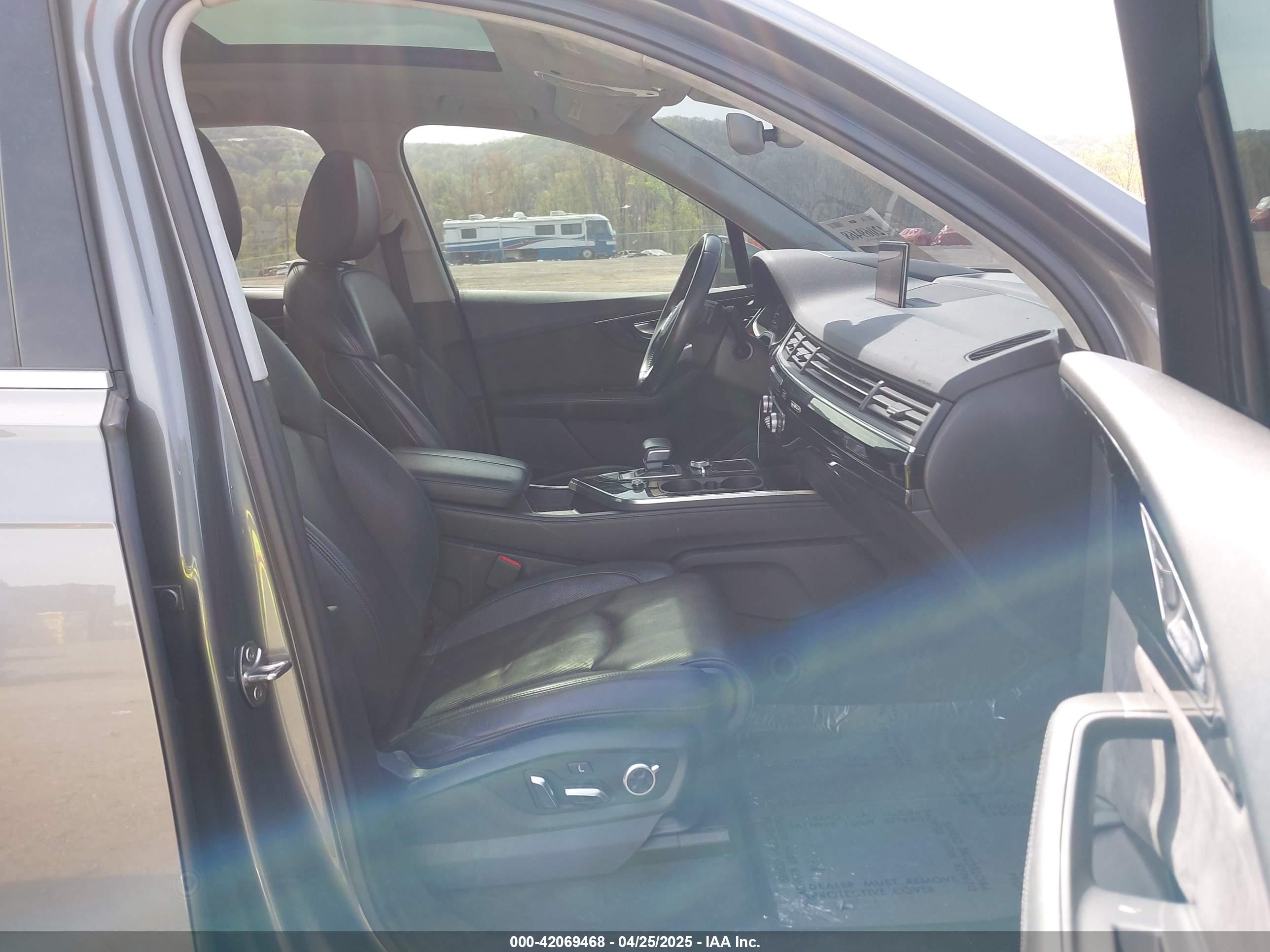 AUDI Q7 image 5