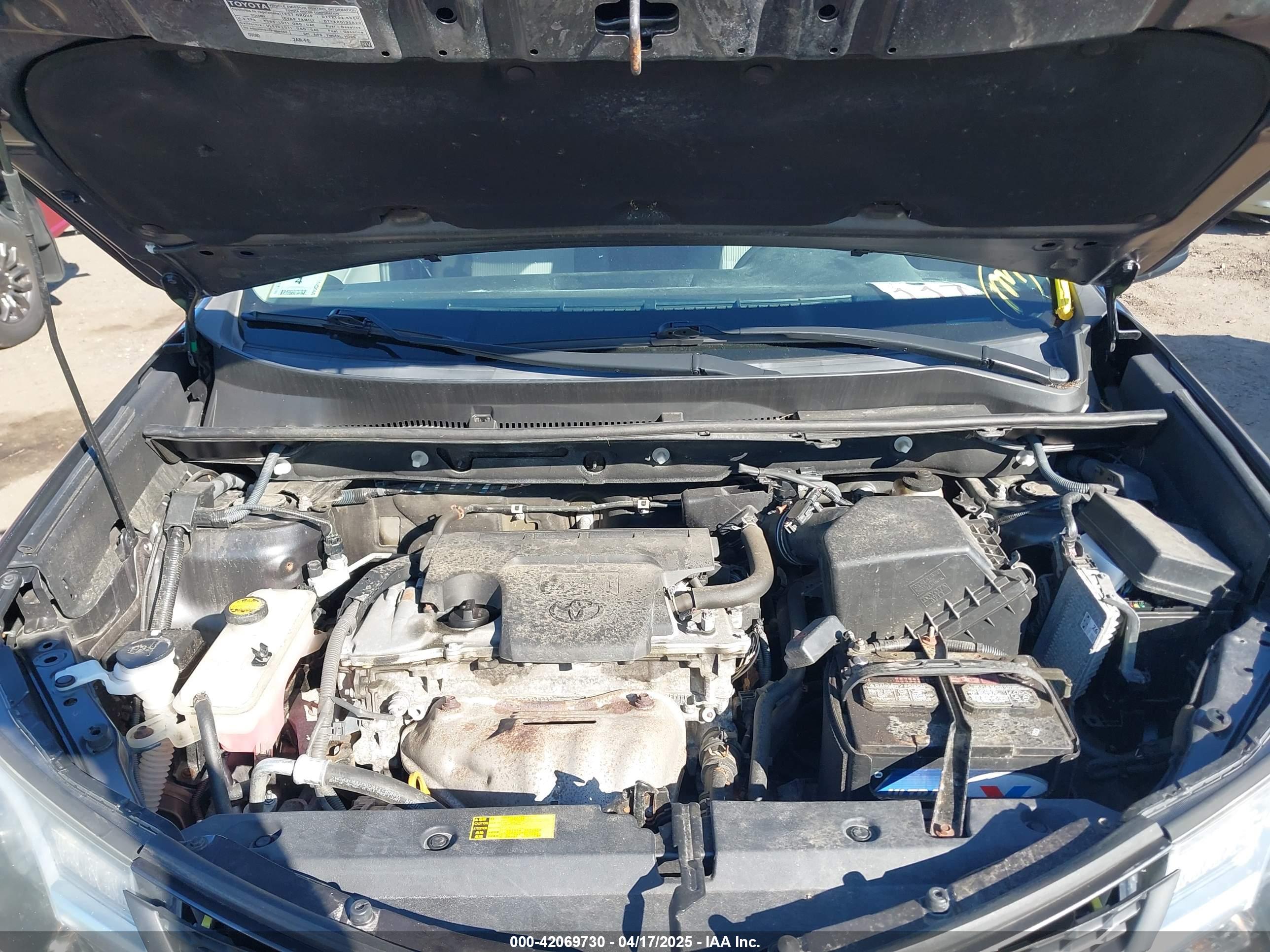 TOYOTA RAV4 image 10