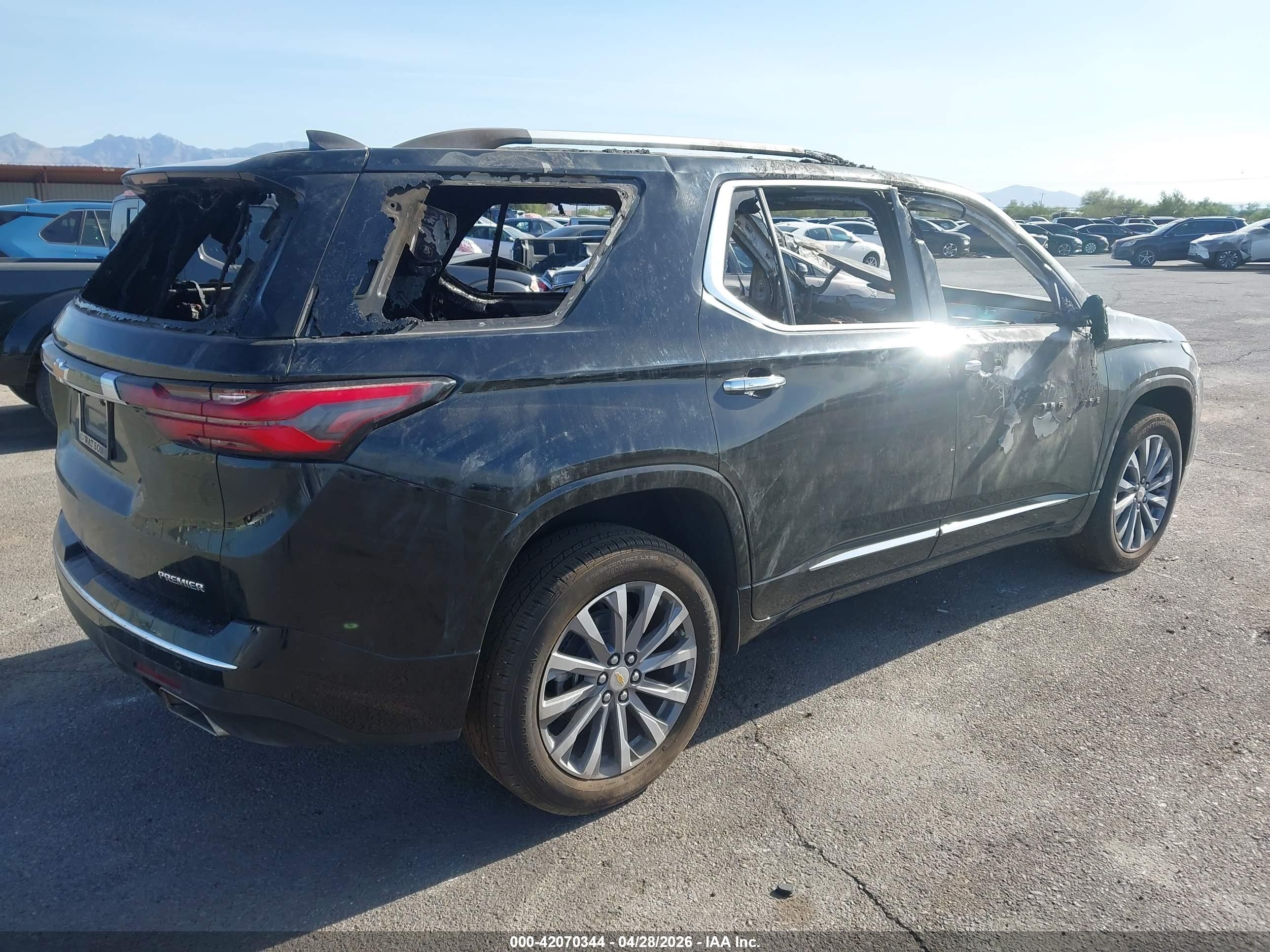 CHEVROLET TRAVERSE image 4