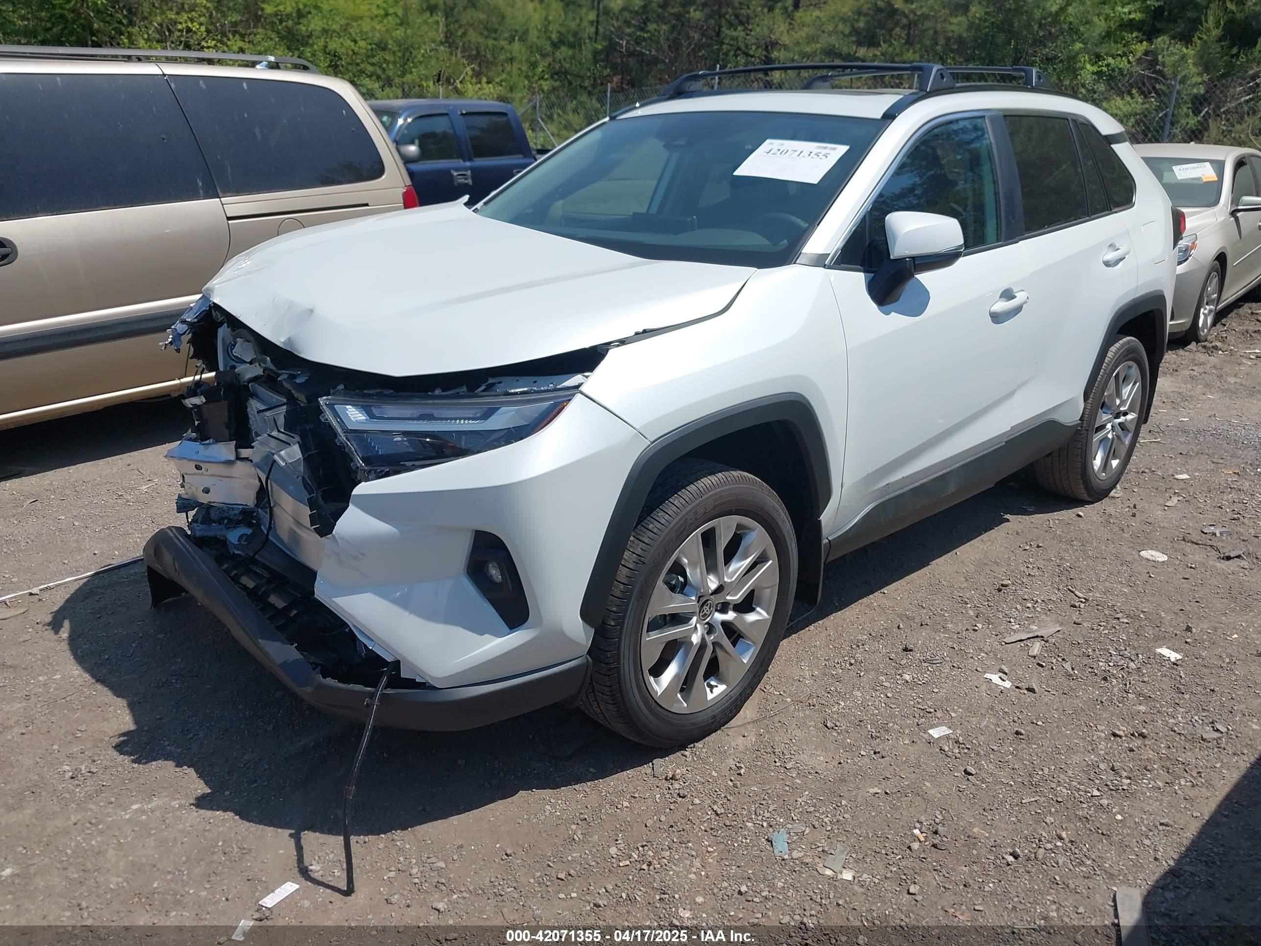 TOYOTA RAV4 image 2