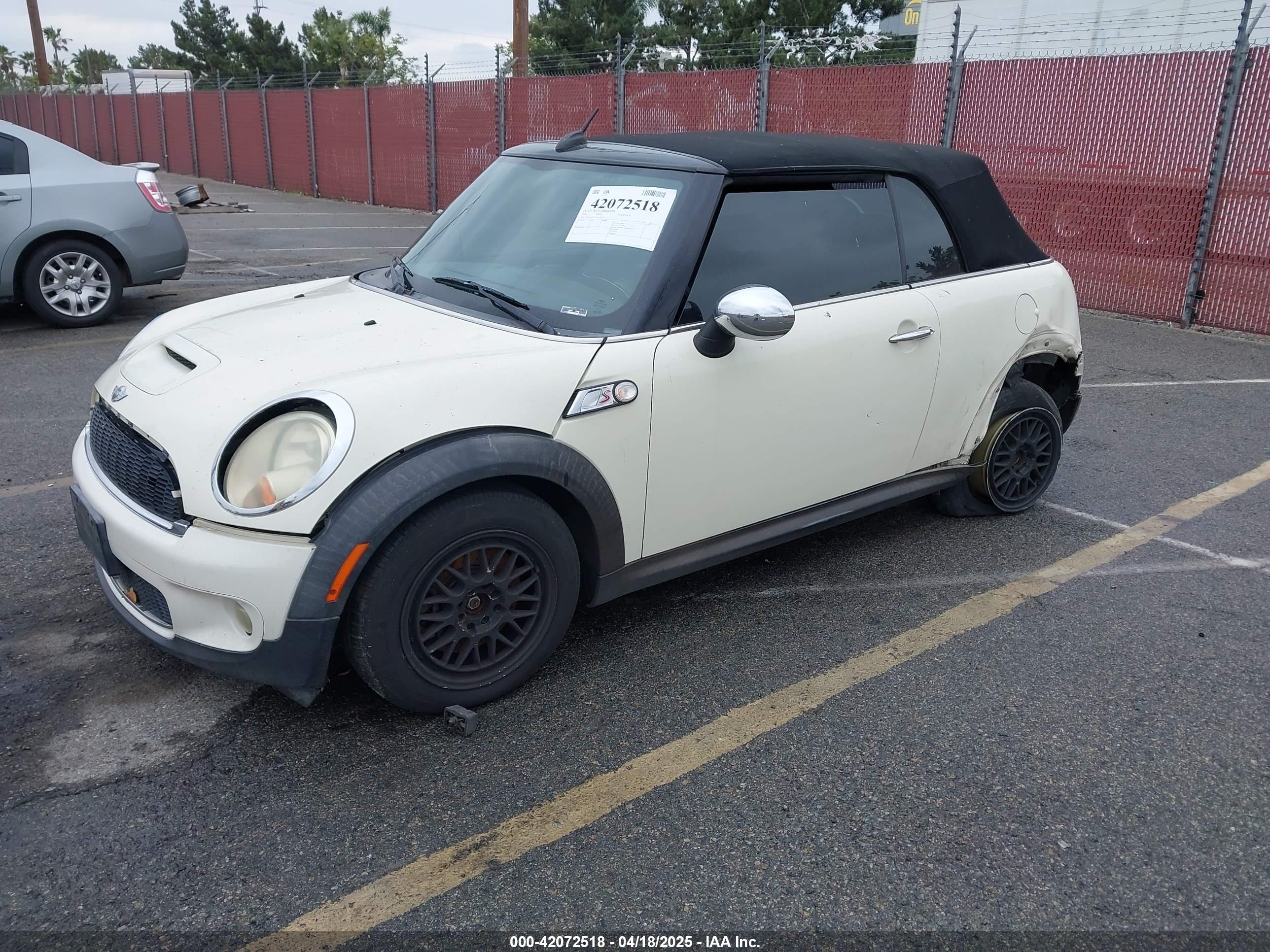 MINI COOPER image 2
