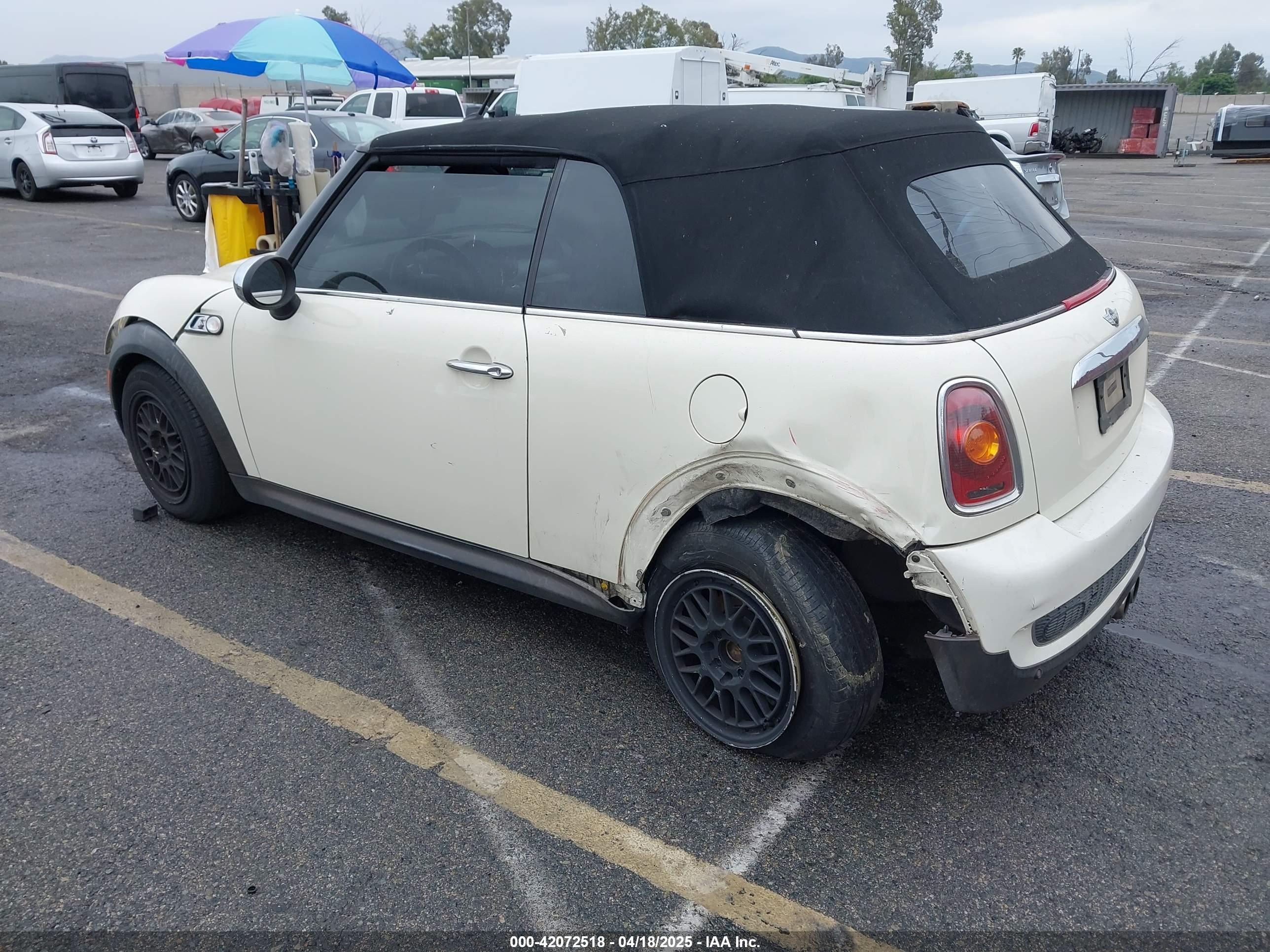 MINI COOPER image 3