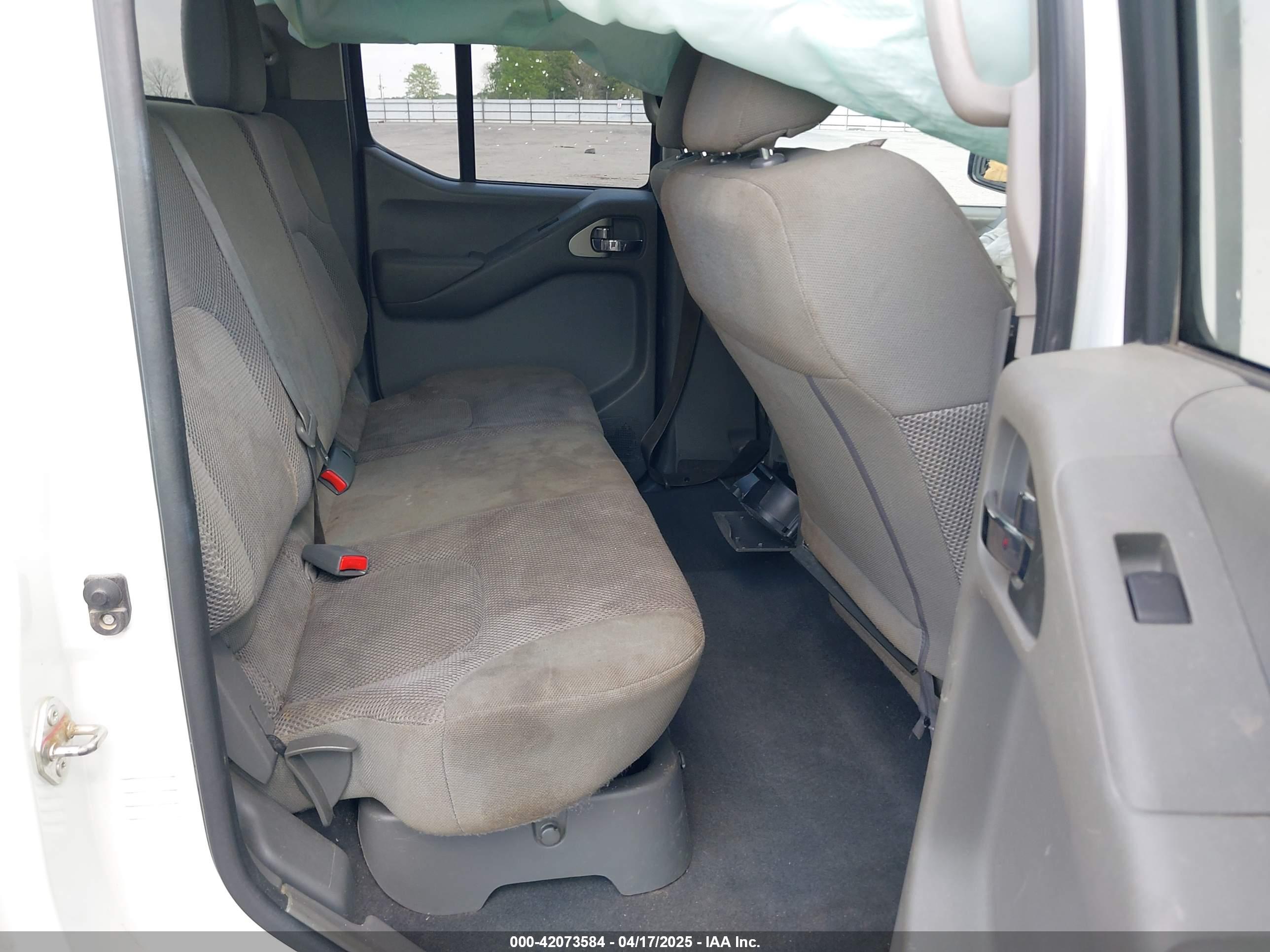 NISSAN FRONTIER image 8