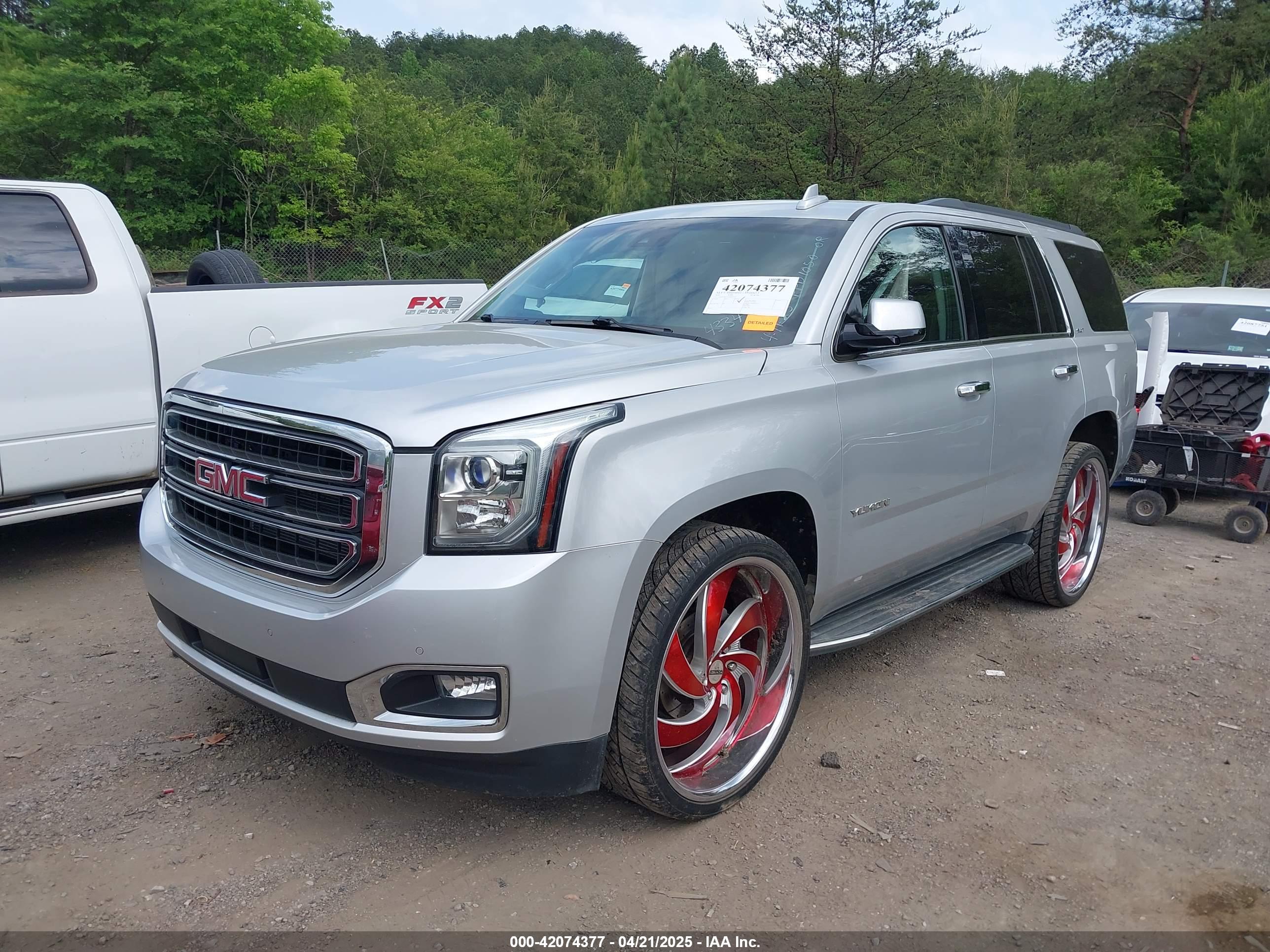 GMC YUKON image 2