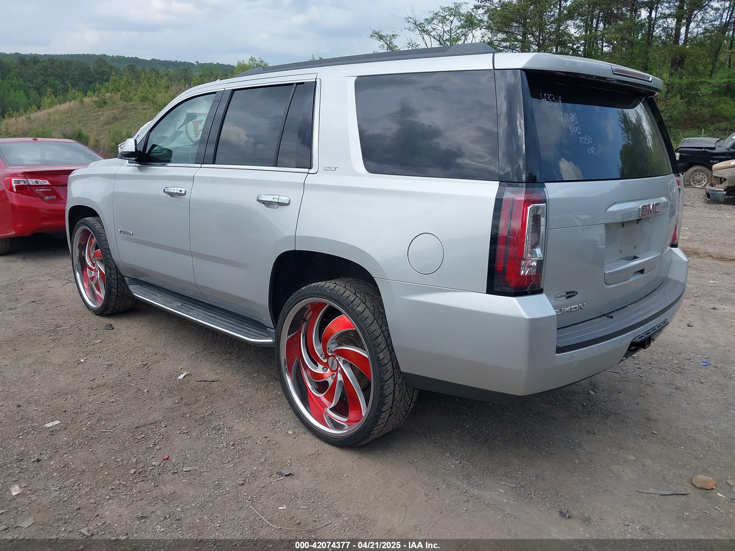 GMC YUKON image 3