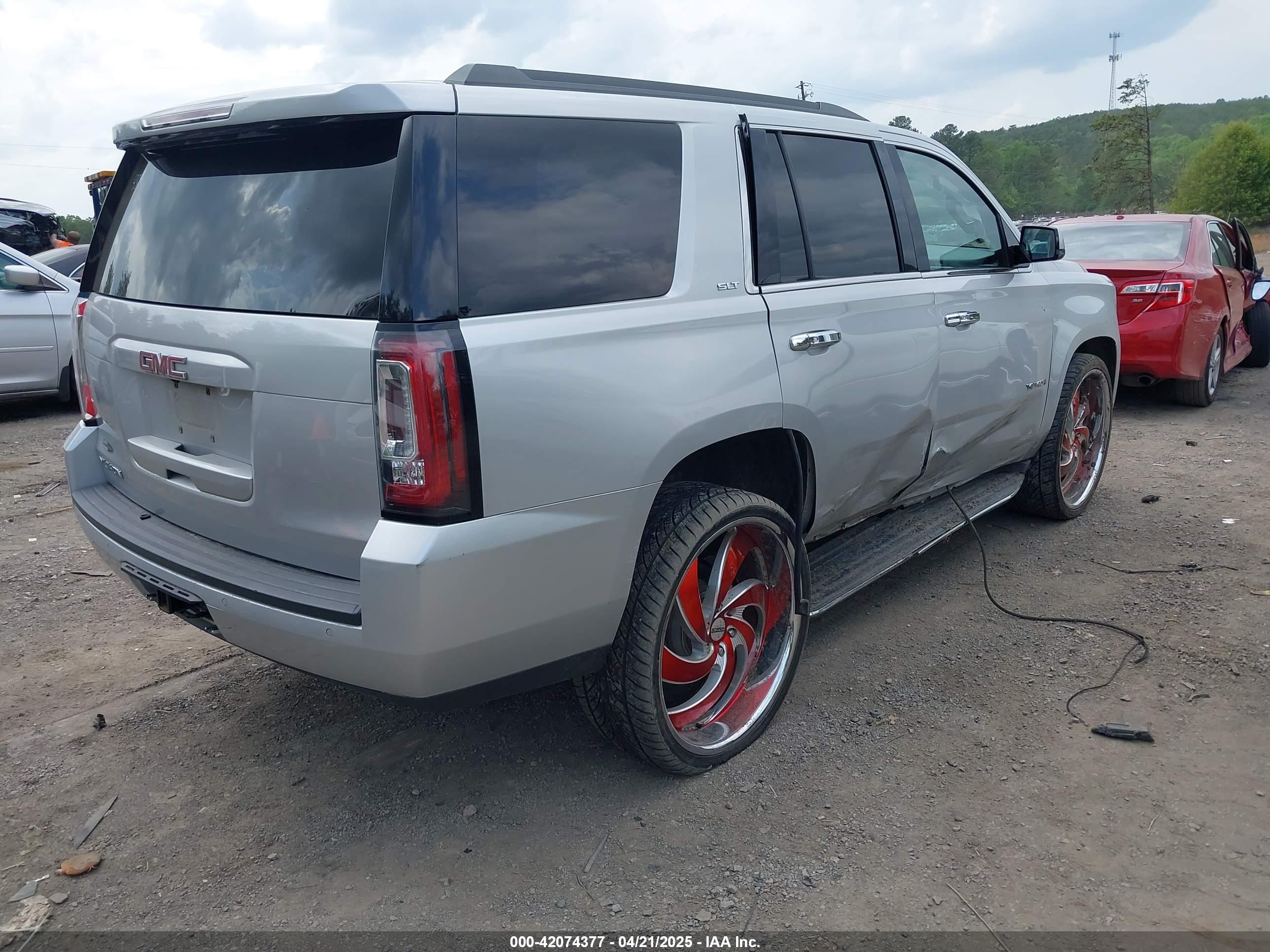 GMC YUKON image 4