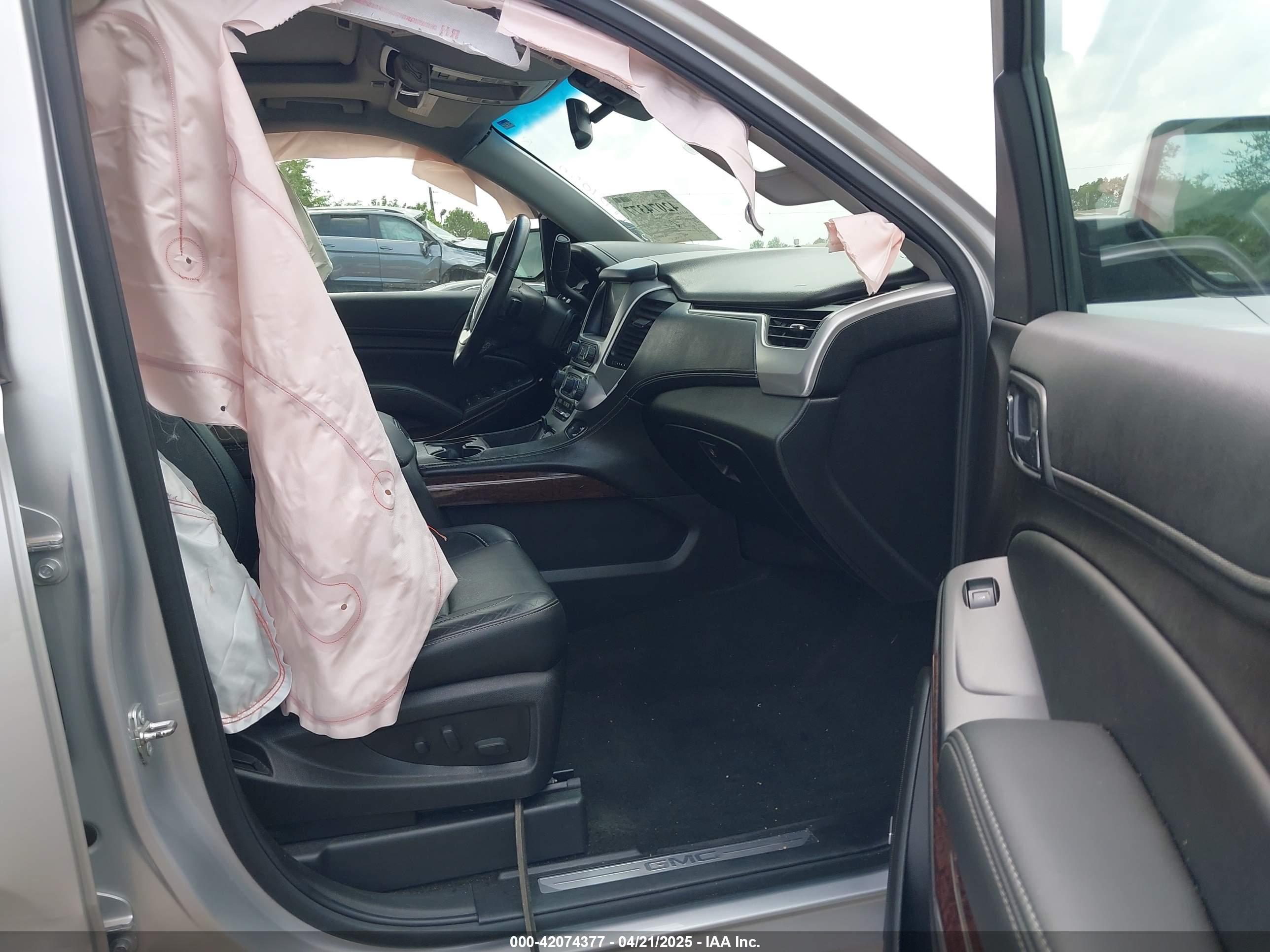 GMC YUKON image 5