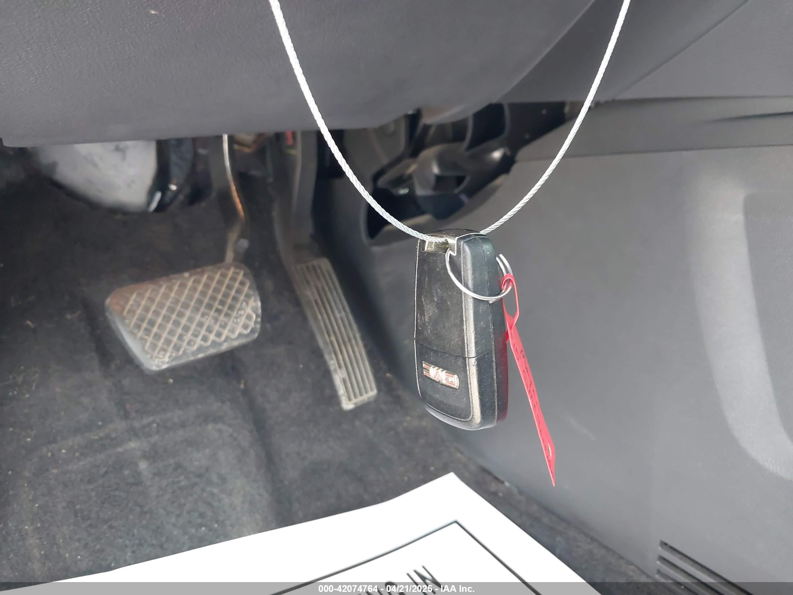 GMC TERRAIN image 11