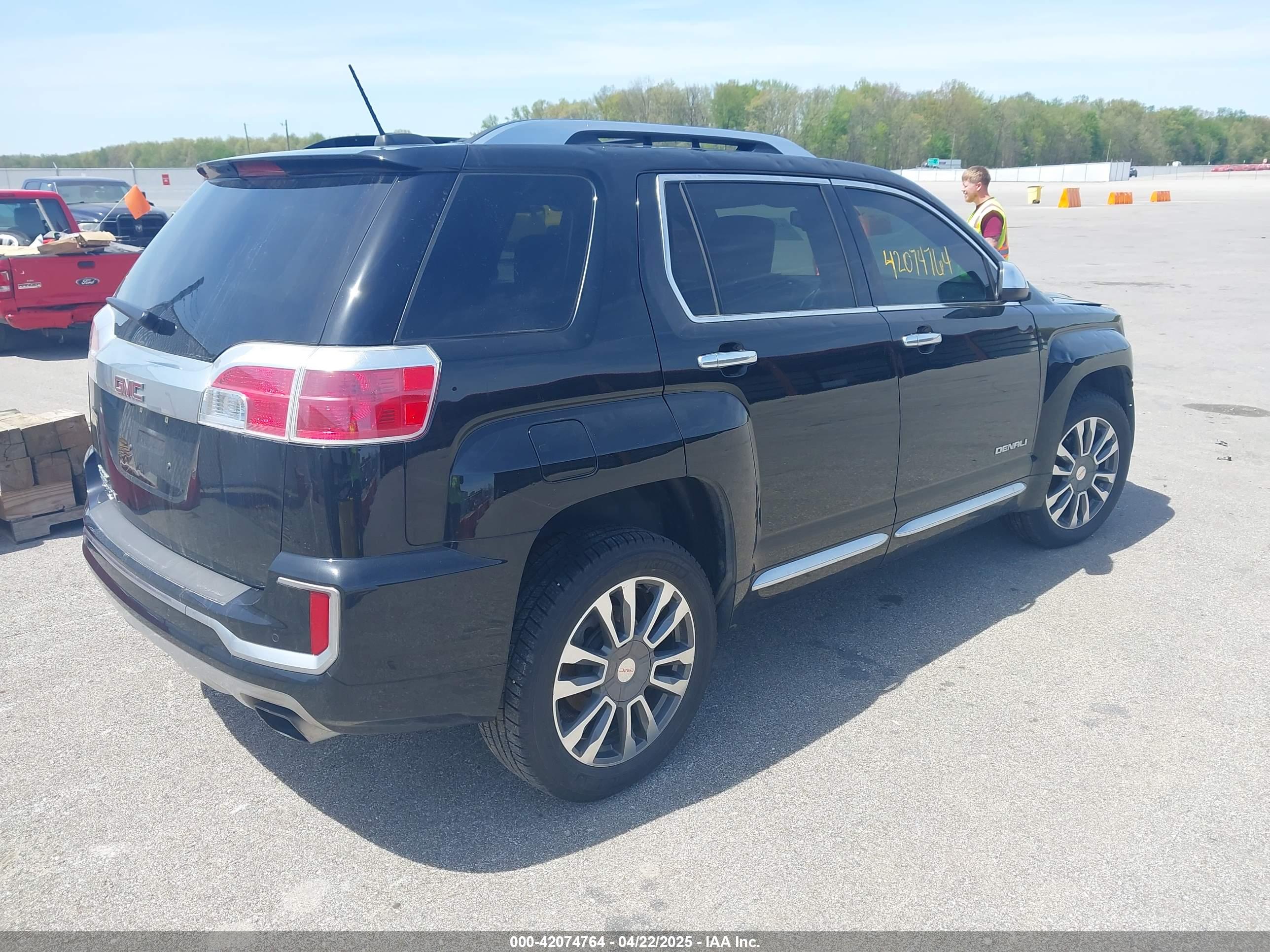 GMC TERRAIN image 4