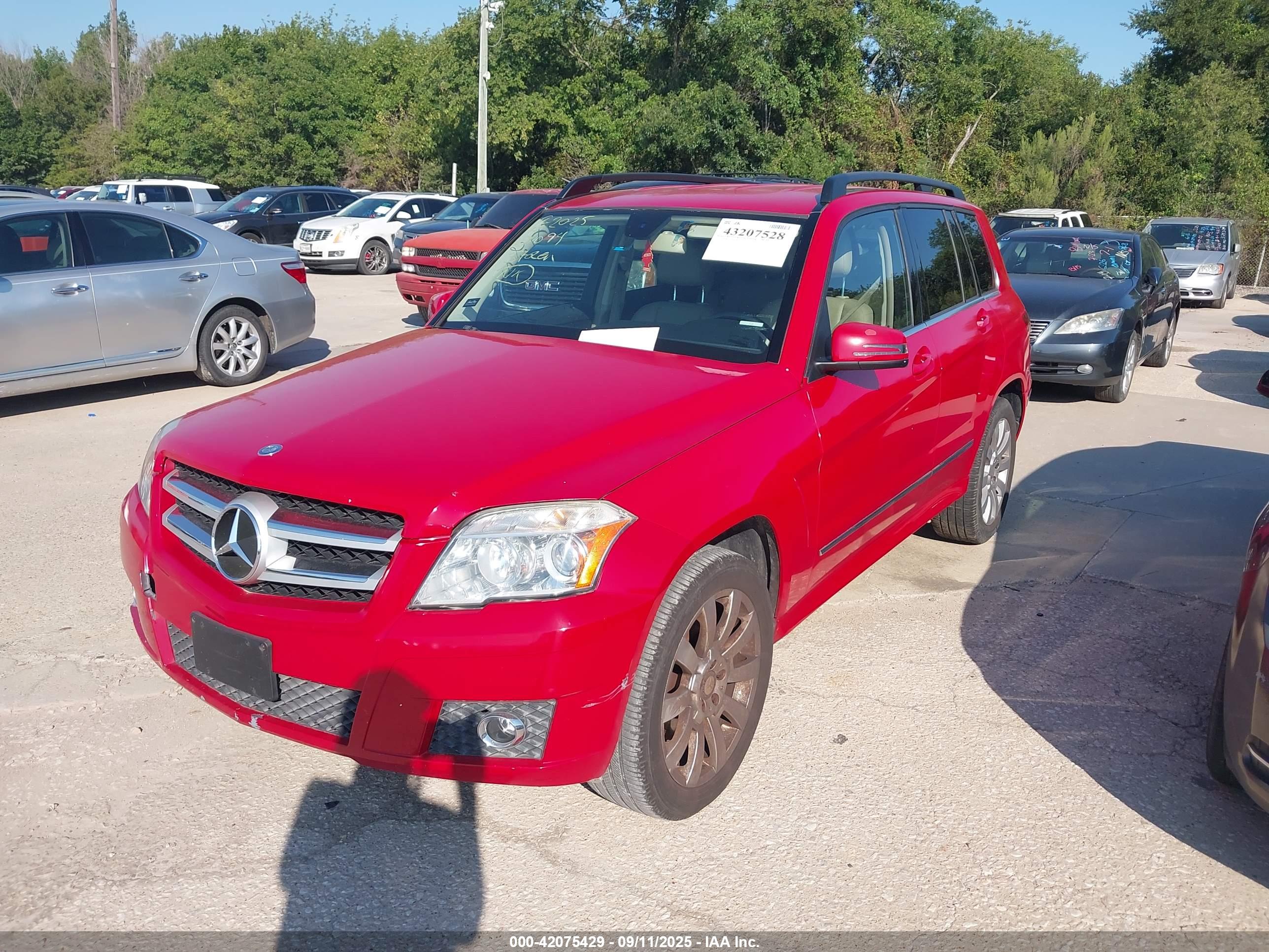 MERCEDES-BENZ GLK image 2