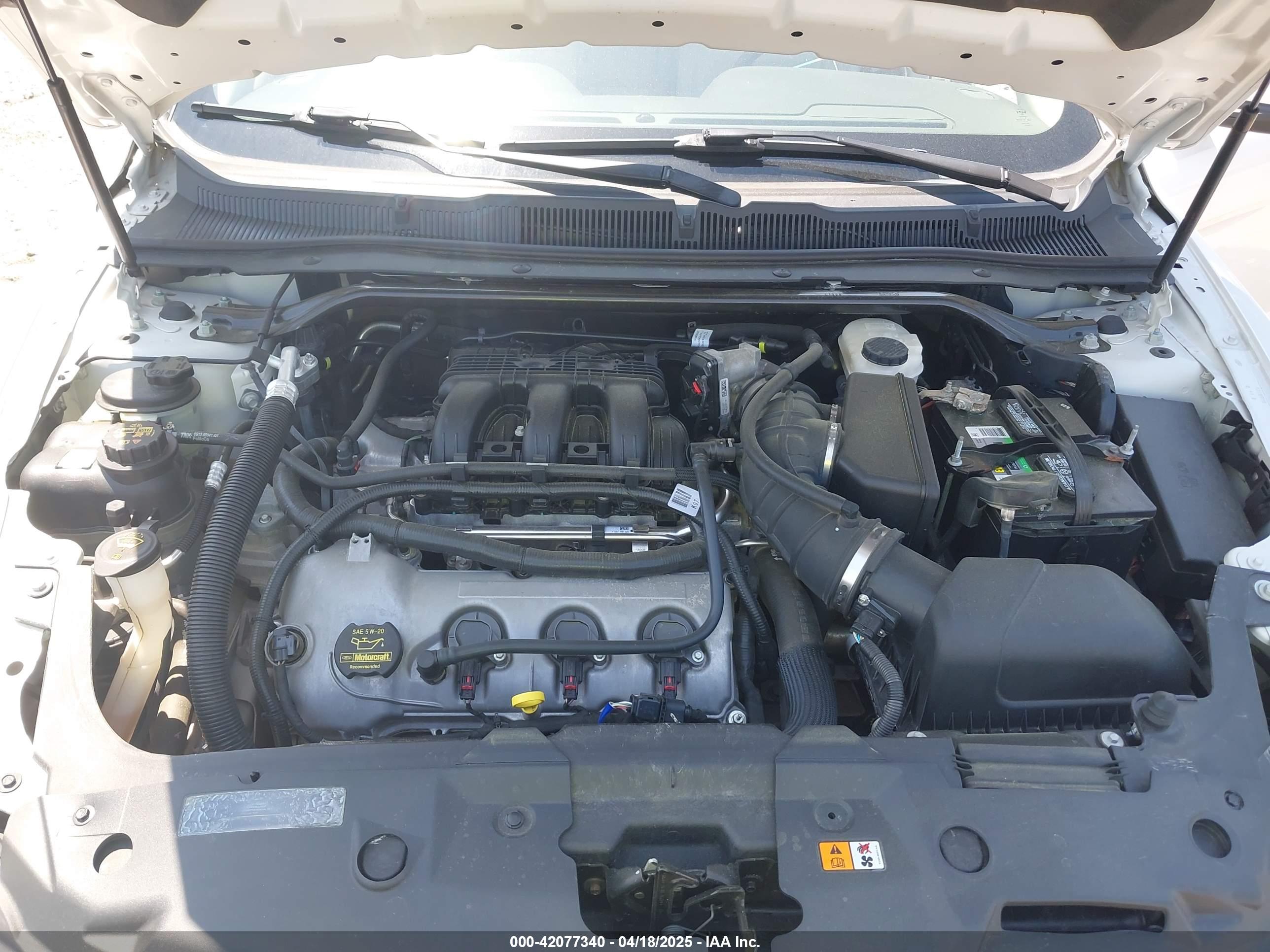 FORD TAURUS image 10