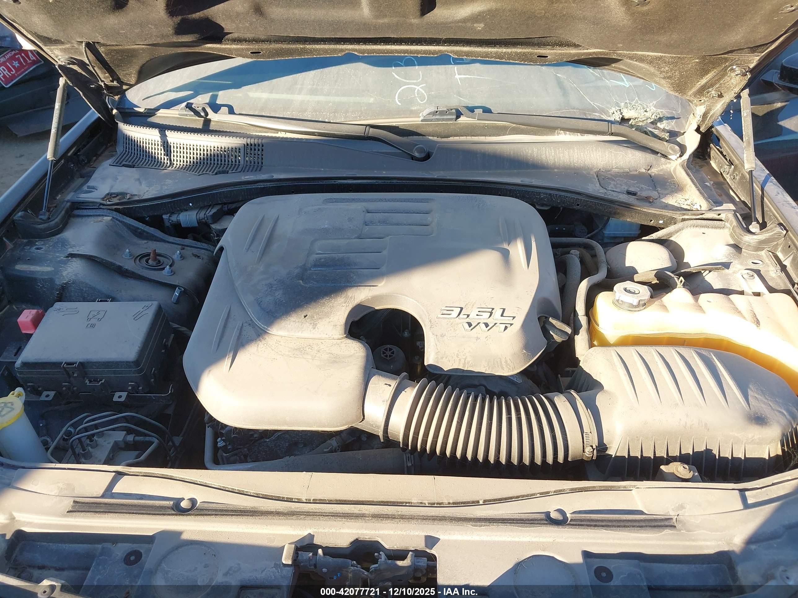 CHRYSLER 300 image 10