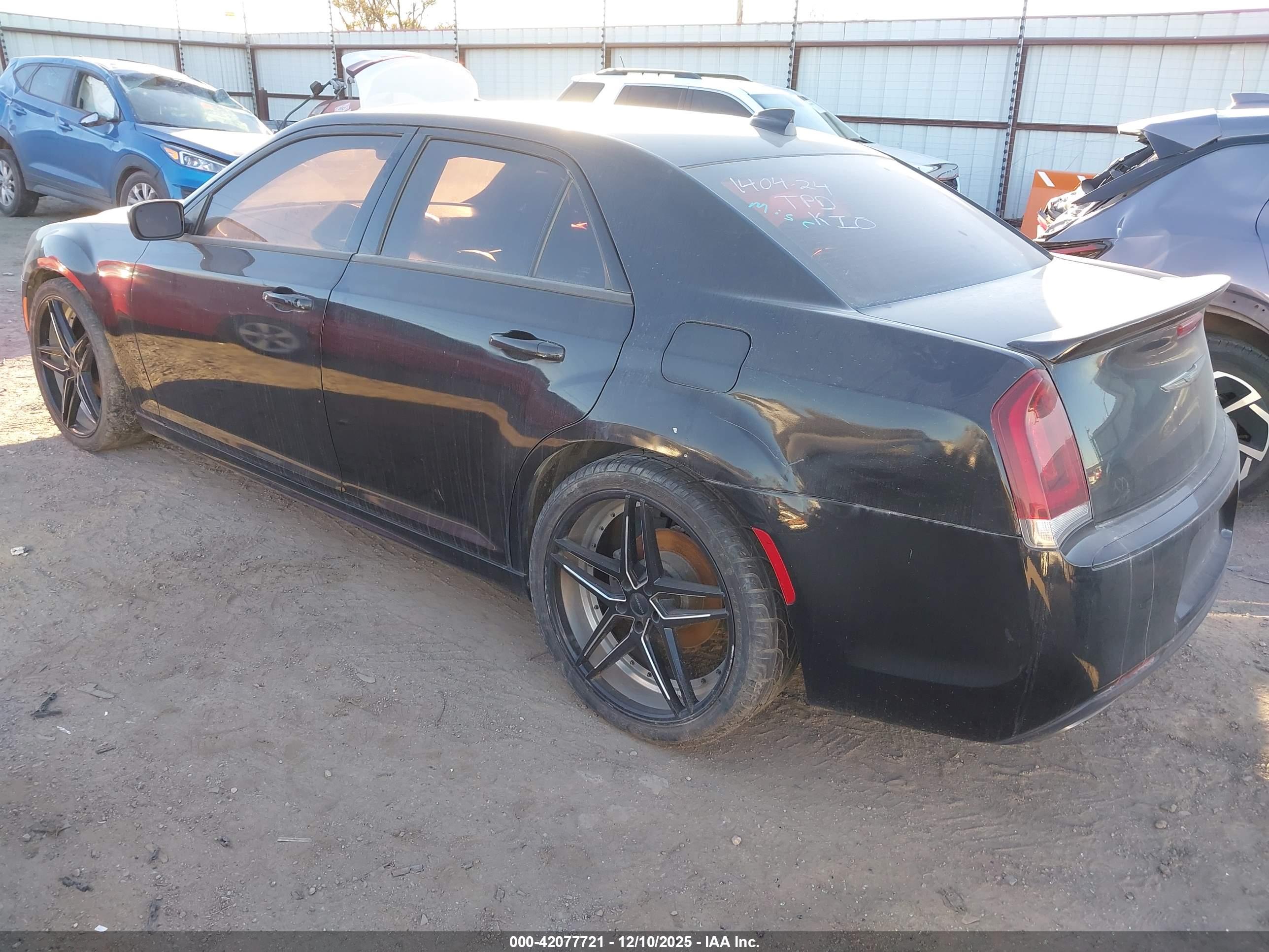 CHRYSLER 300 image 3