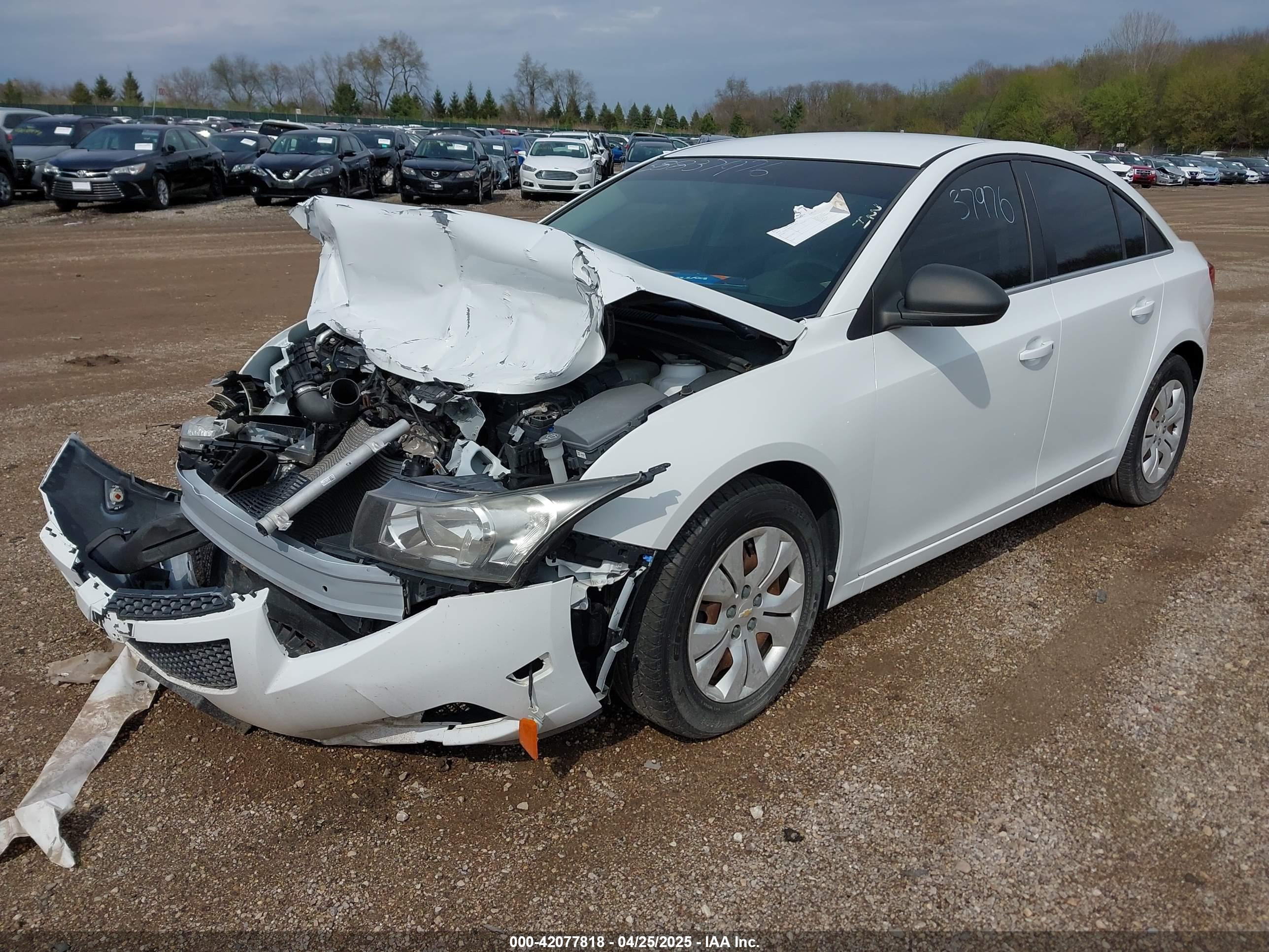 CHEVROLET CRUZE image 2