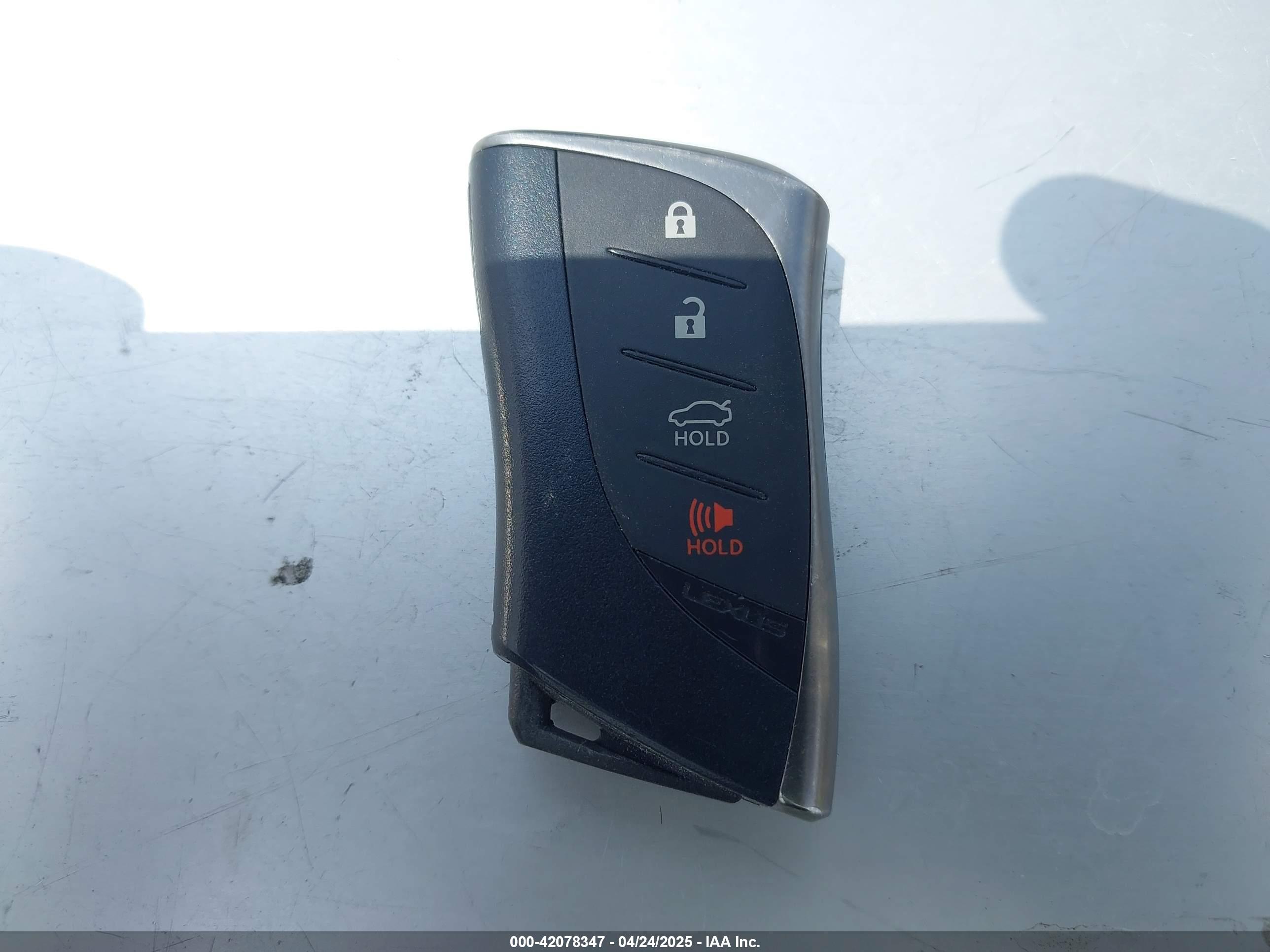 LEXUS ES image 11