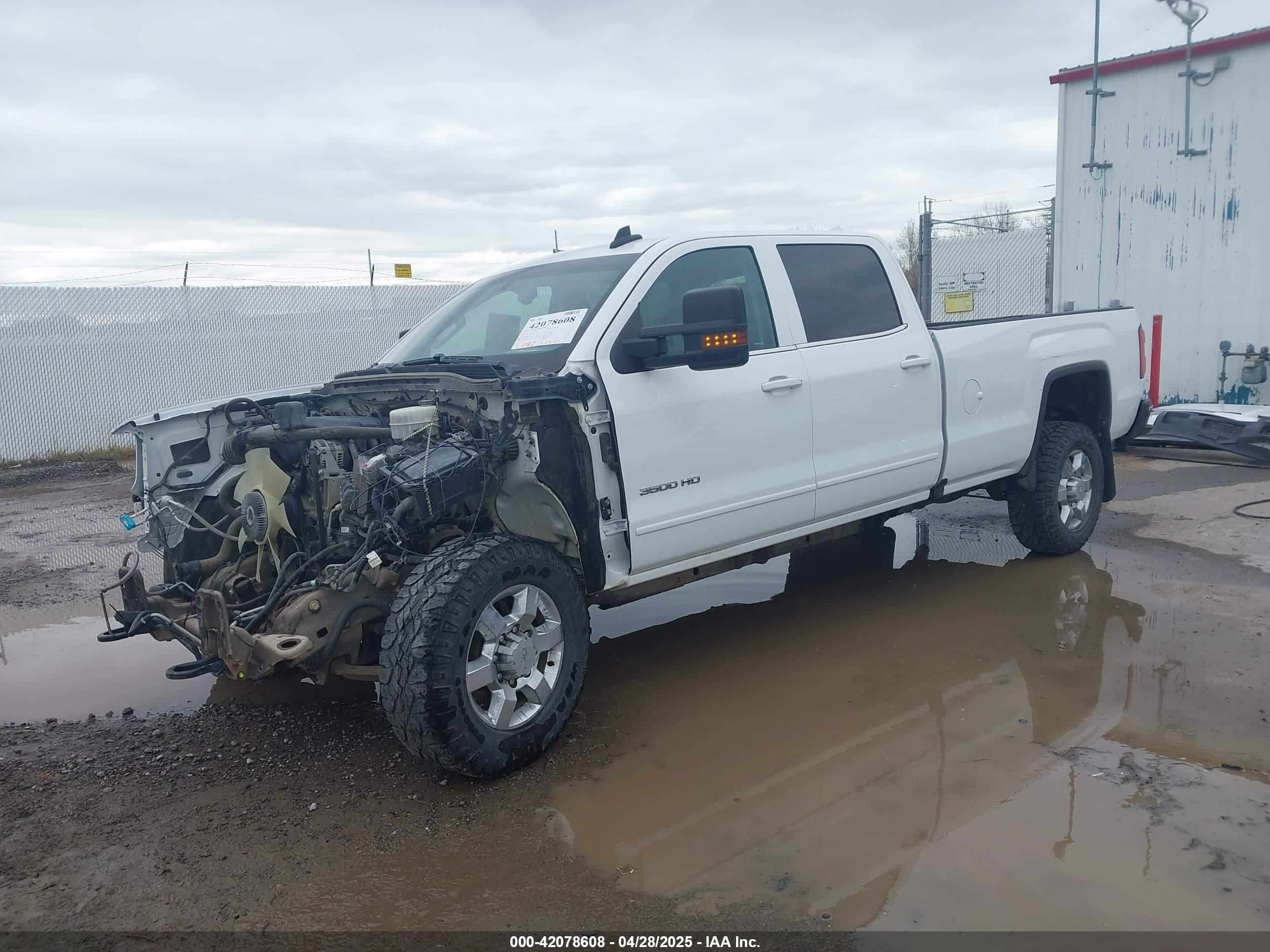 GMC SIERRA image 2