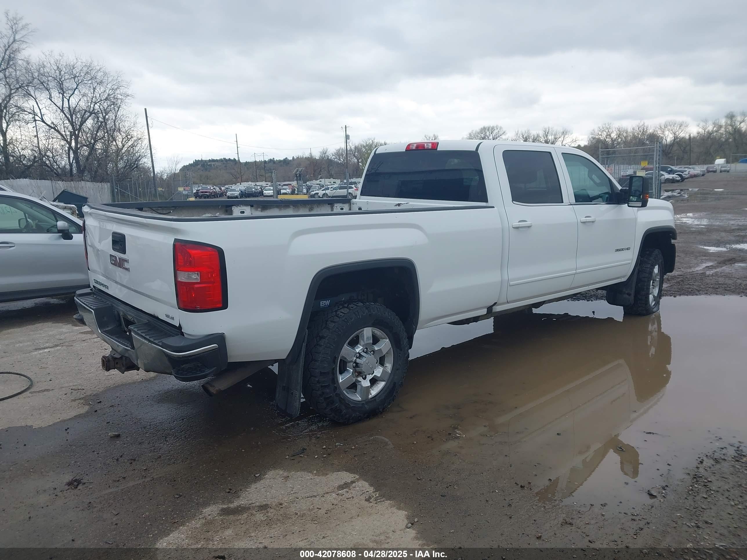 GMC SIERRA image 4