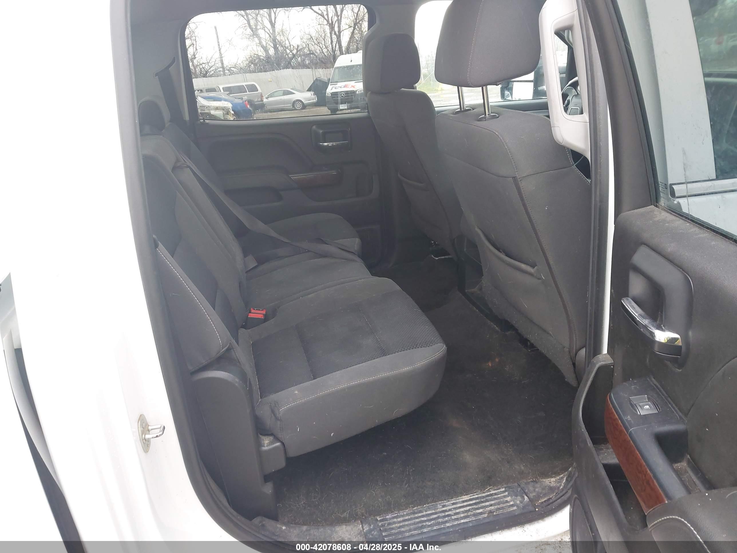 GMC SIERRA image 8