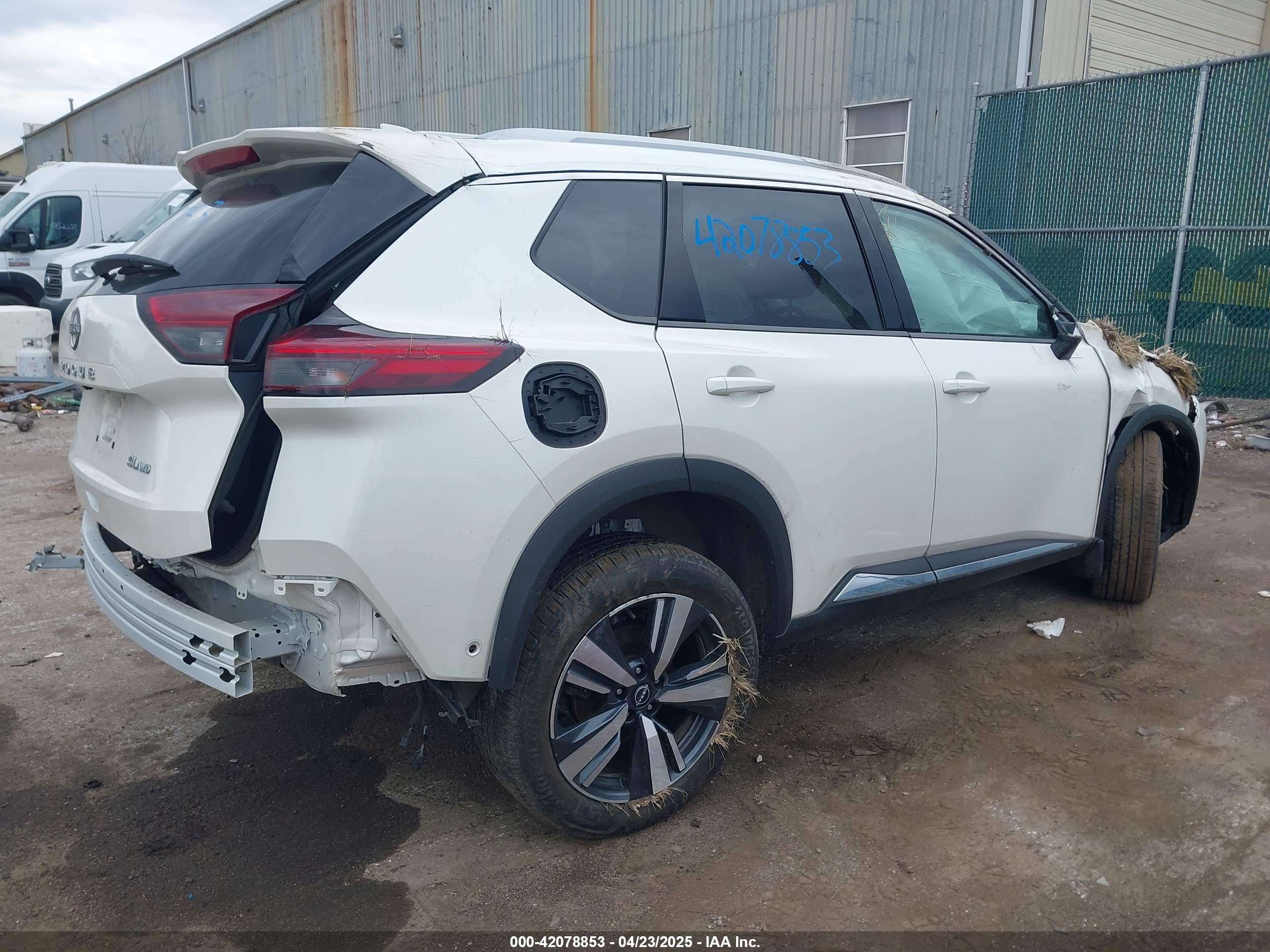 NISSAN ROGUE image 4
