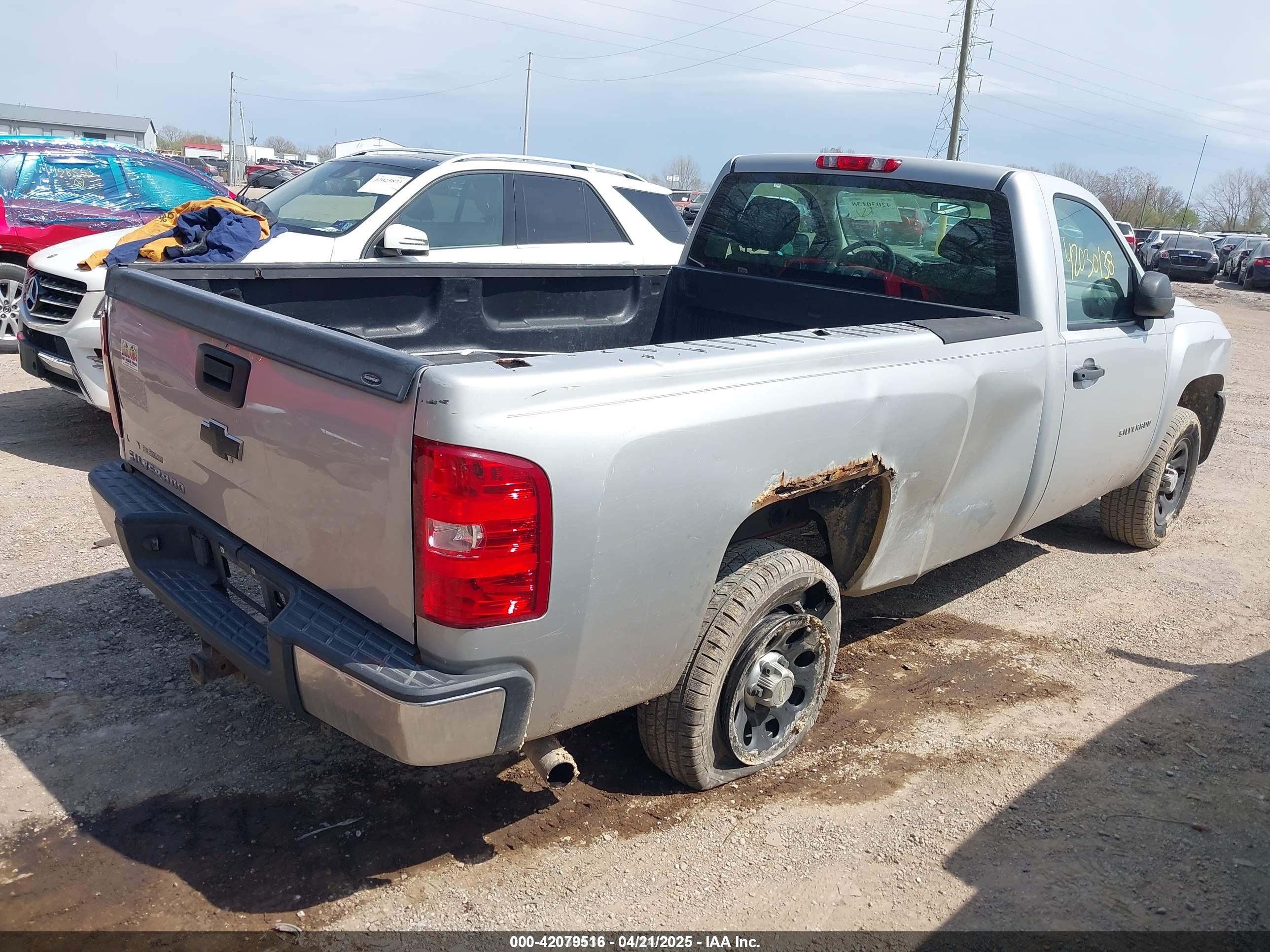 CHEVROLET SILVERADO image 4