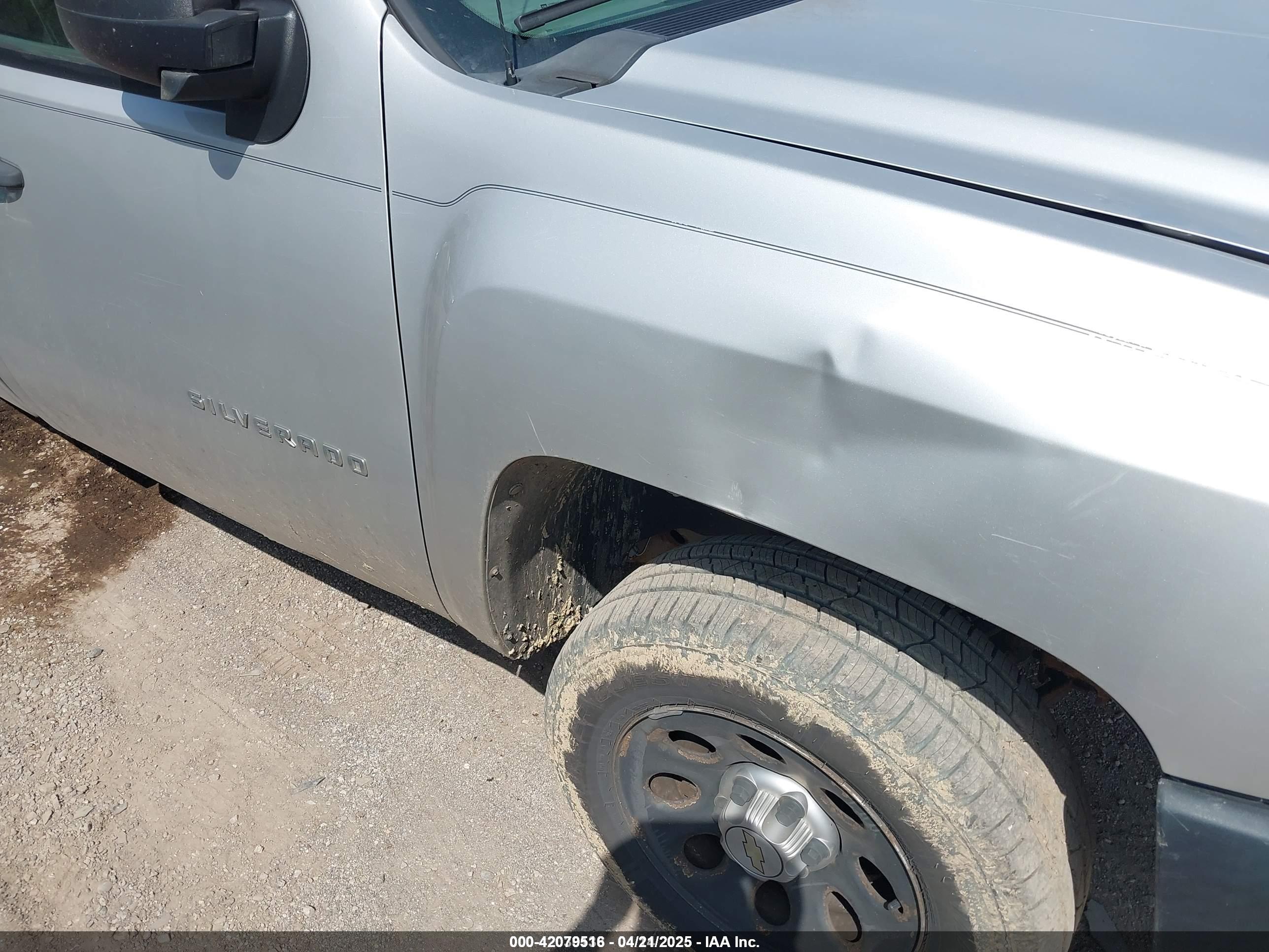 CHEVROLET SILVERADO image 6