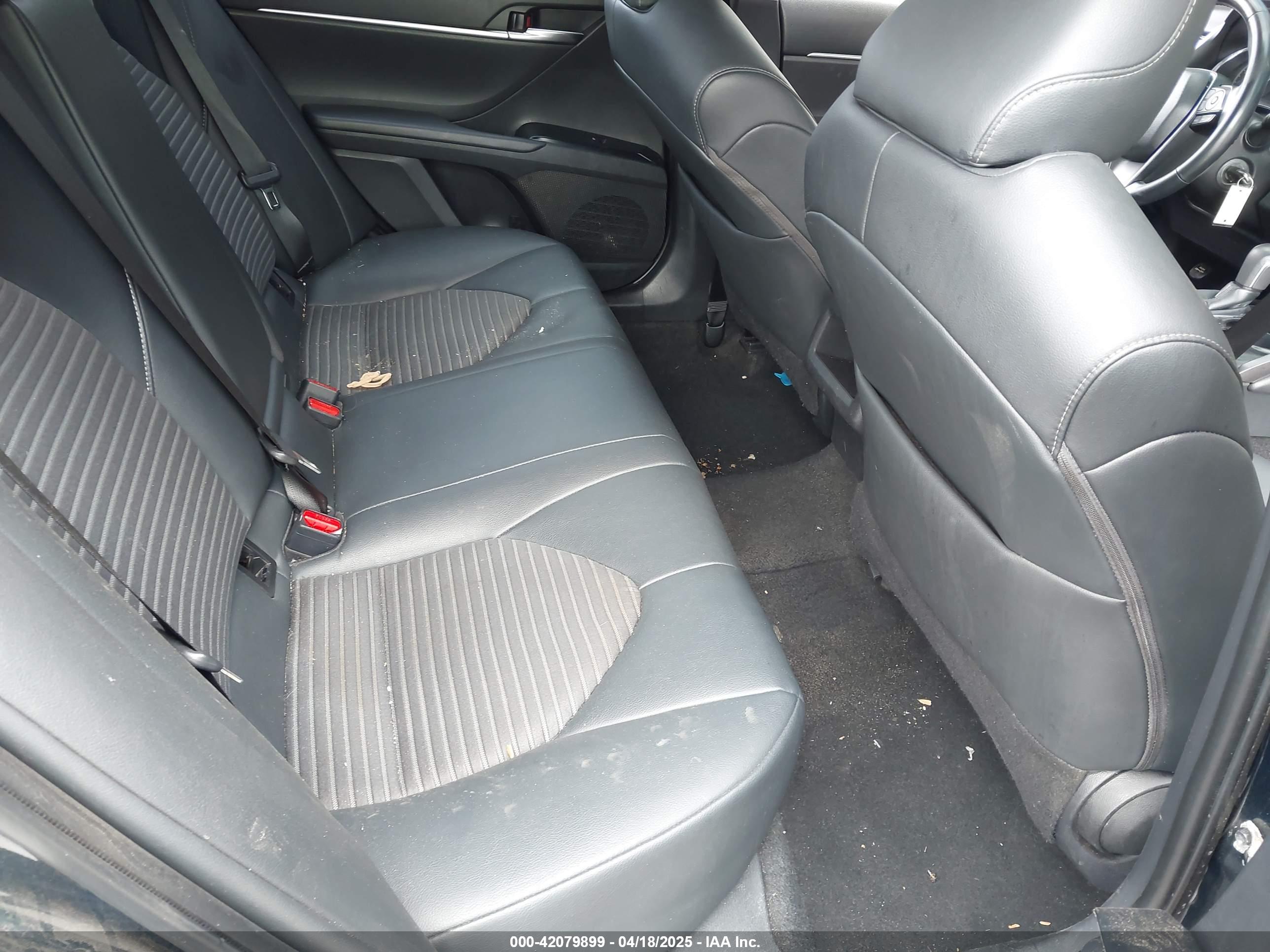 TOYOTA CAMRY image 8