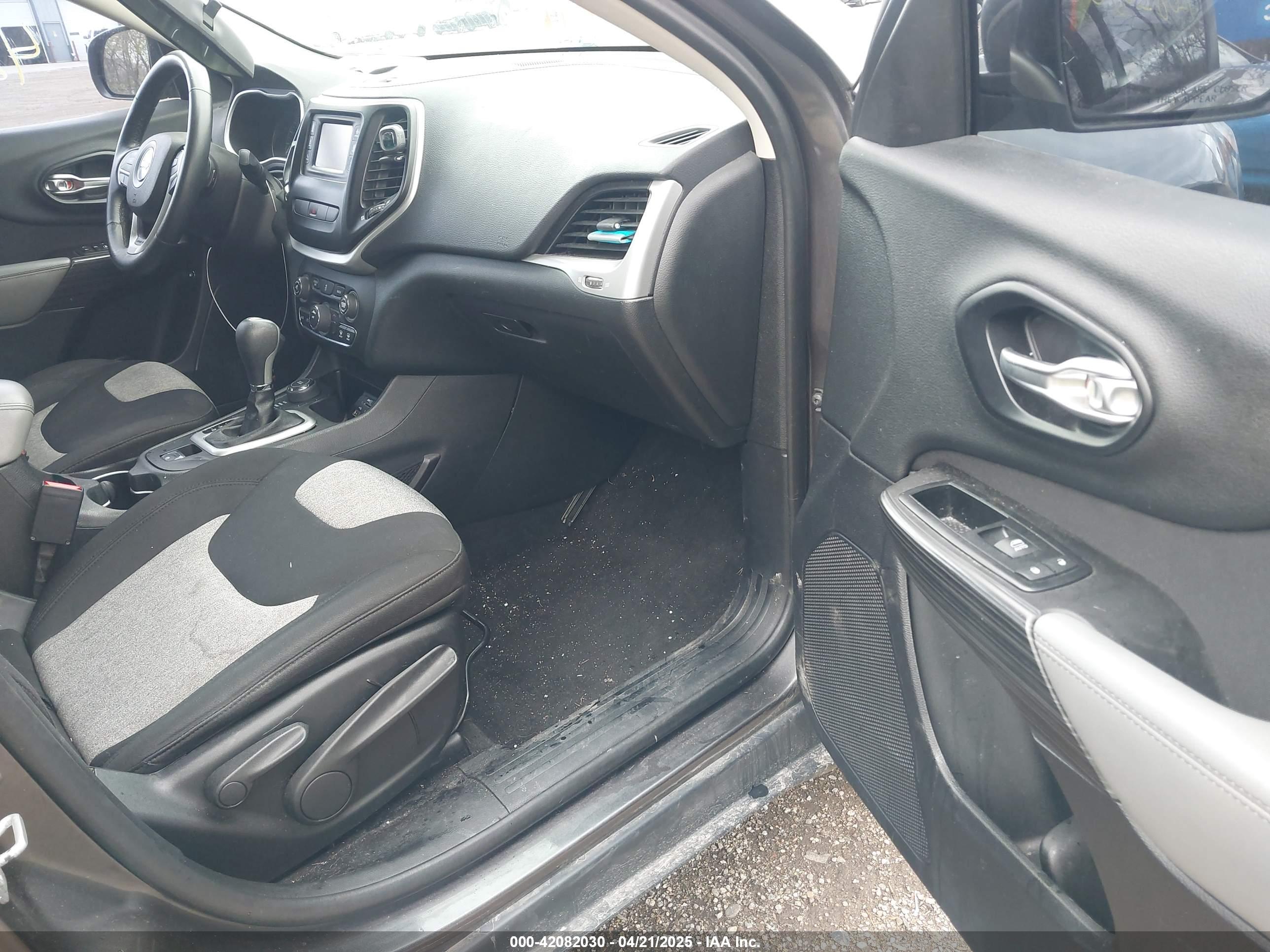 JEEP CHEROKEE image 5