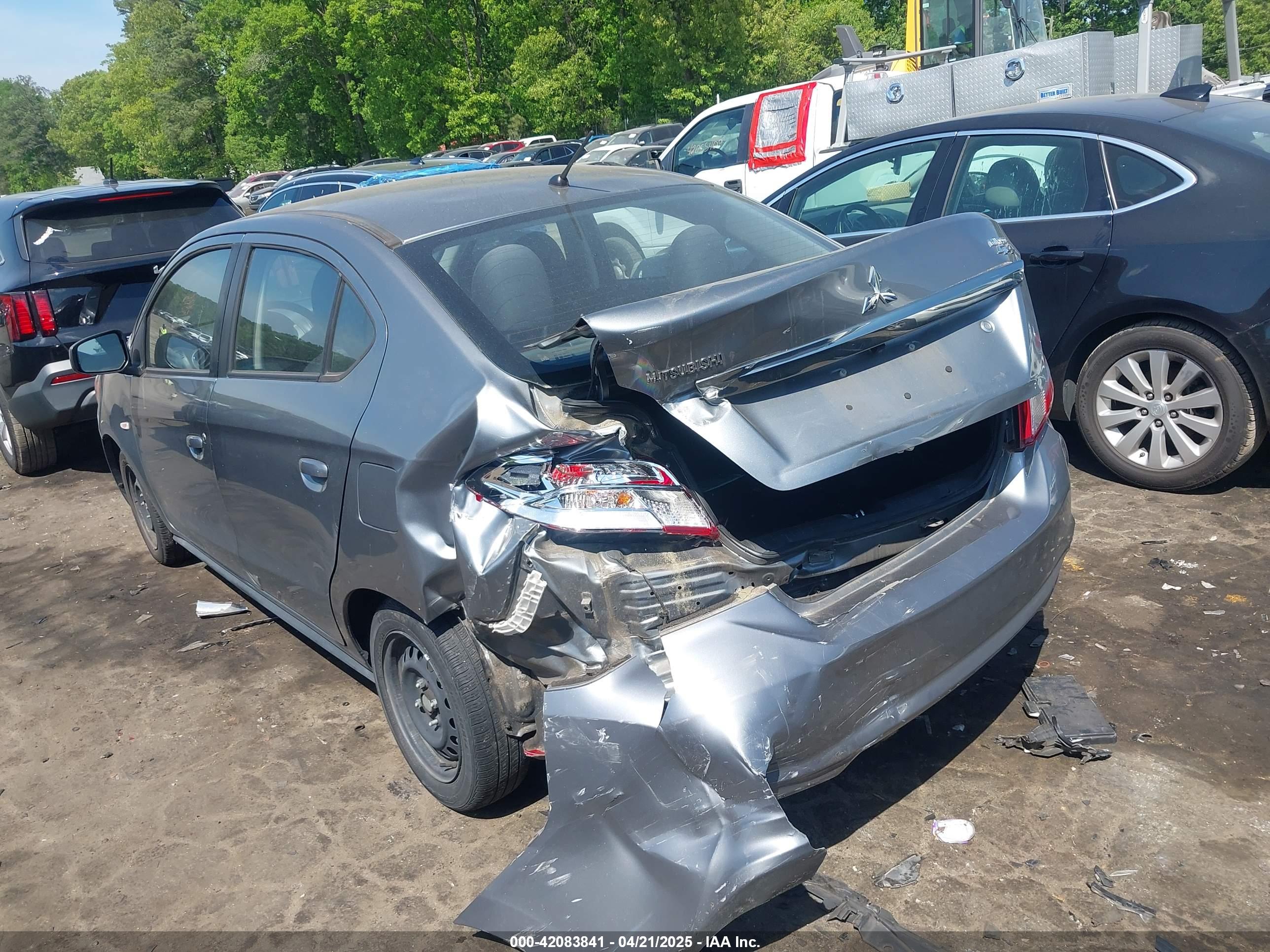 MITSUBISHI MIRAGE image 3