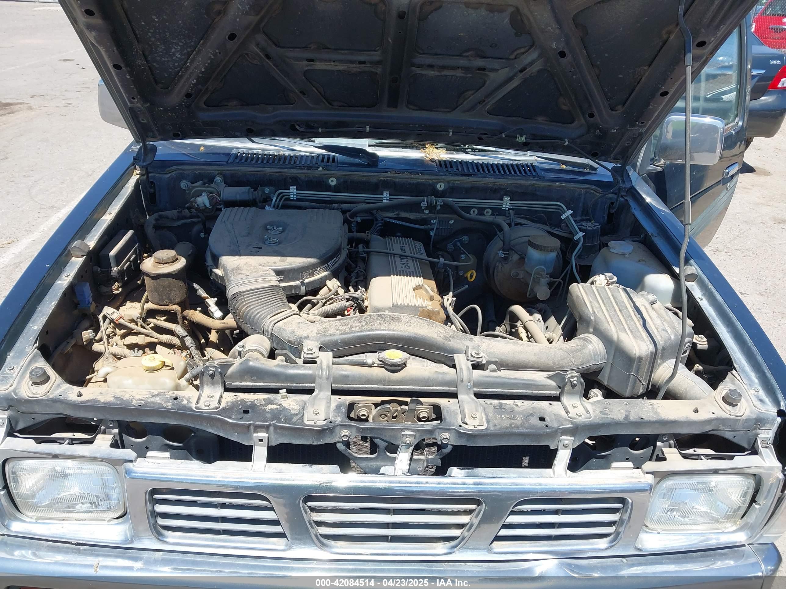 NISSAN TRUCK image 10