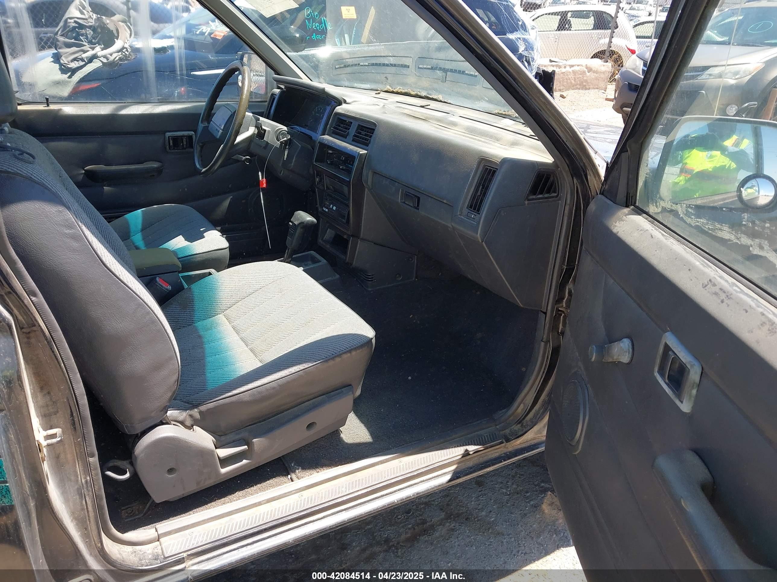 NISSAN TRUCK image 5