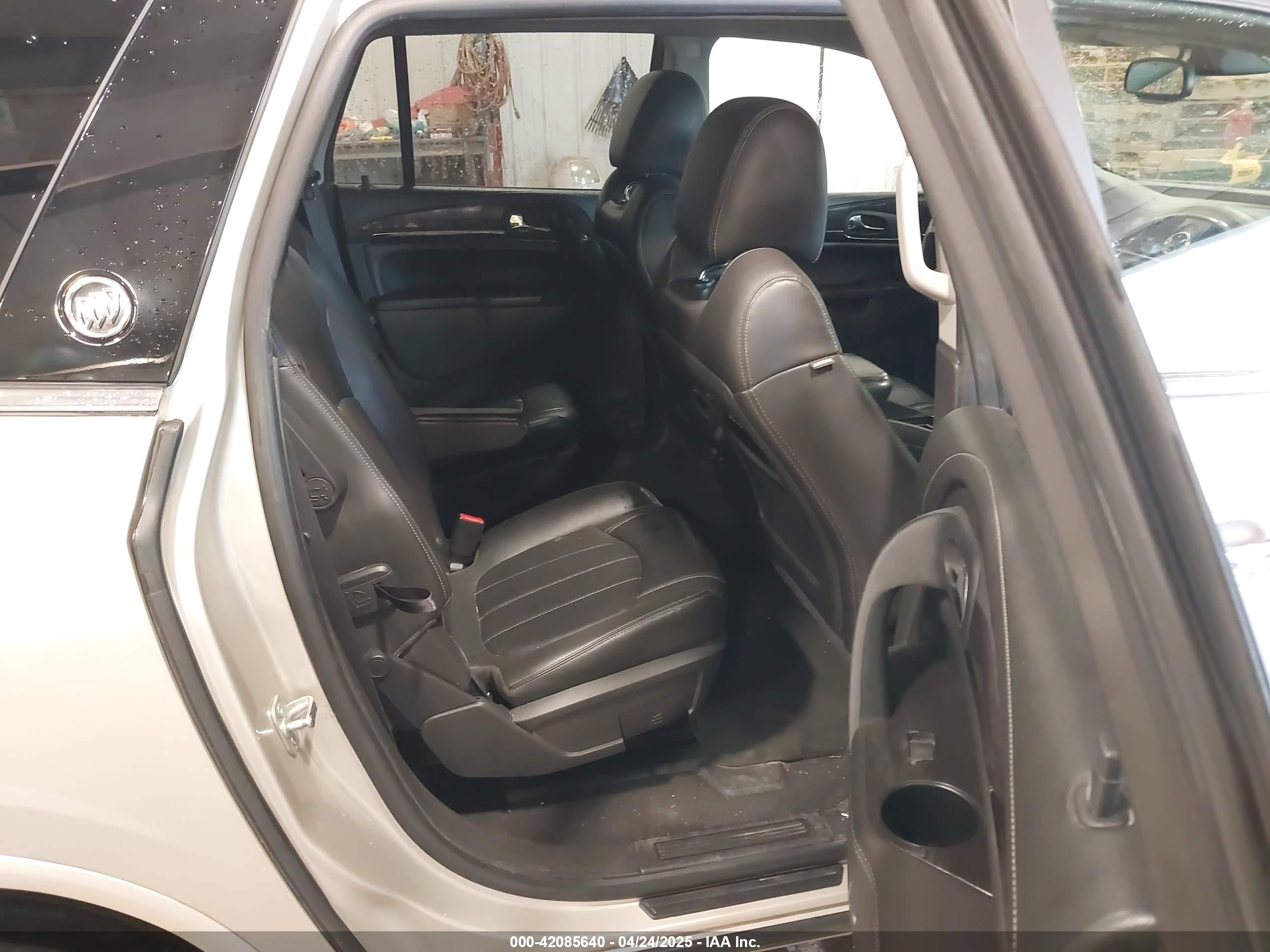 BUICK ENCLAVE image 8