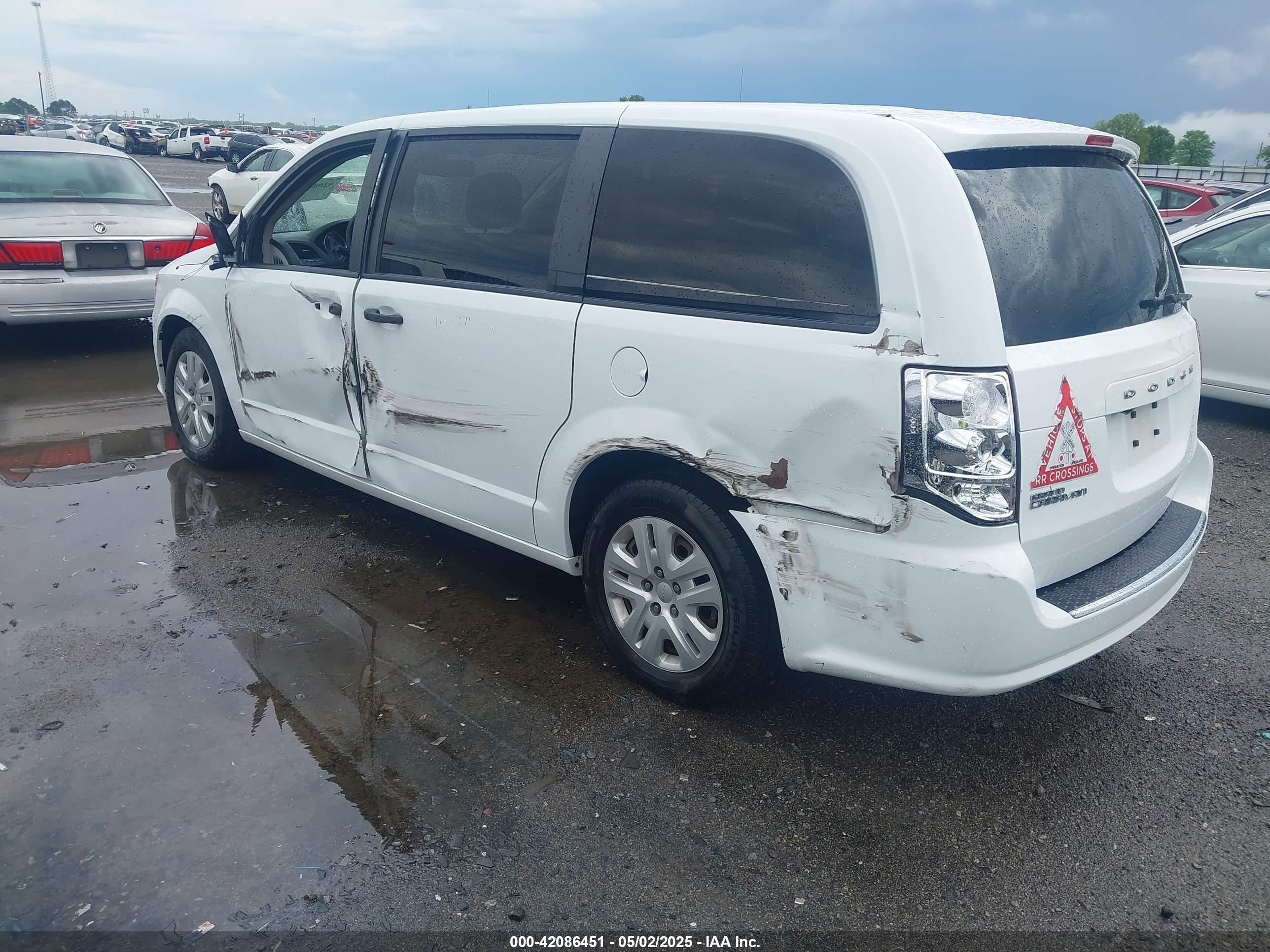 DODGE GRAND image 3