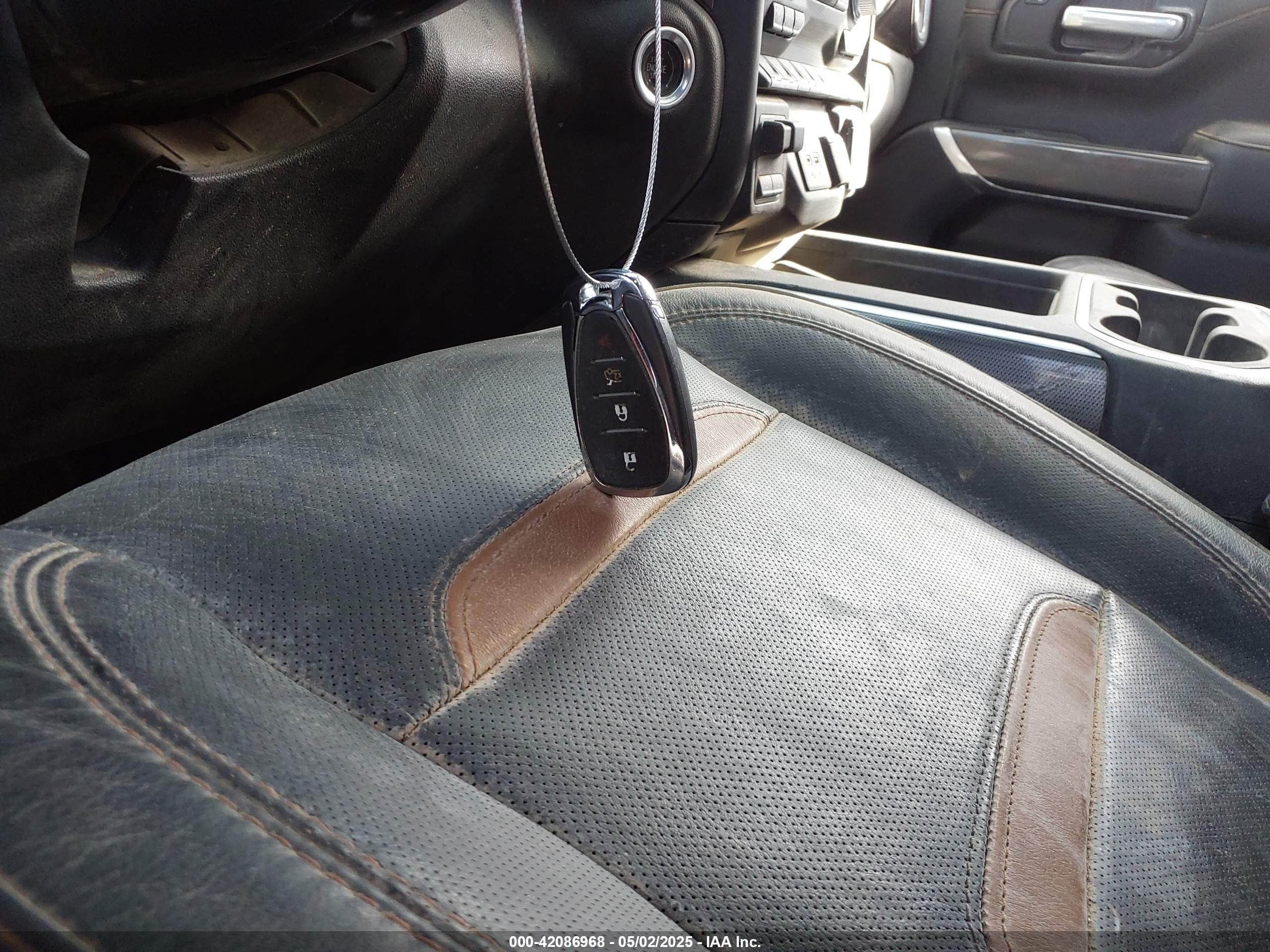 GMC SIERRA image 11
