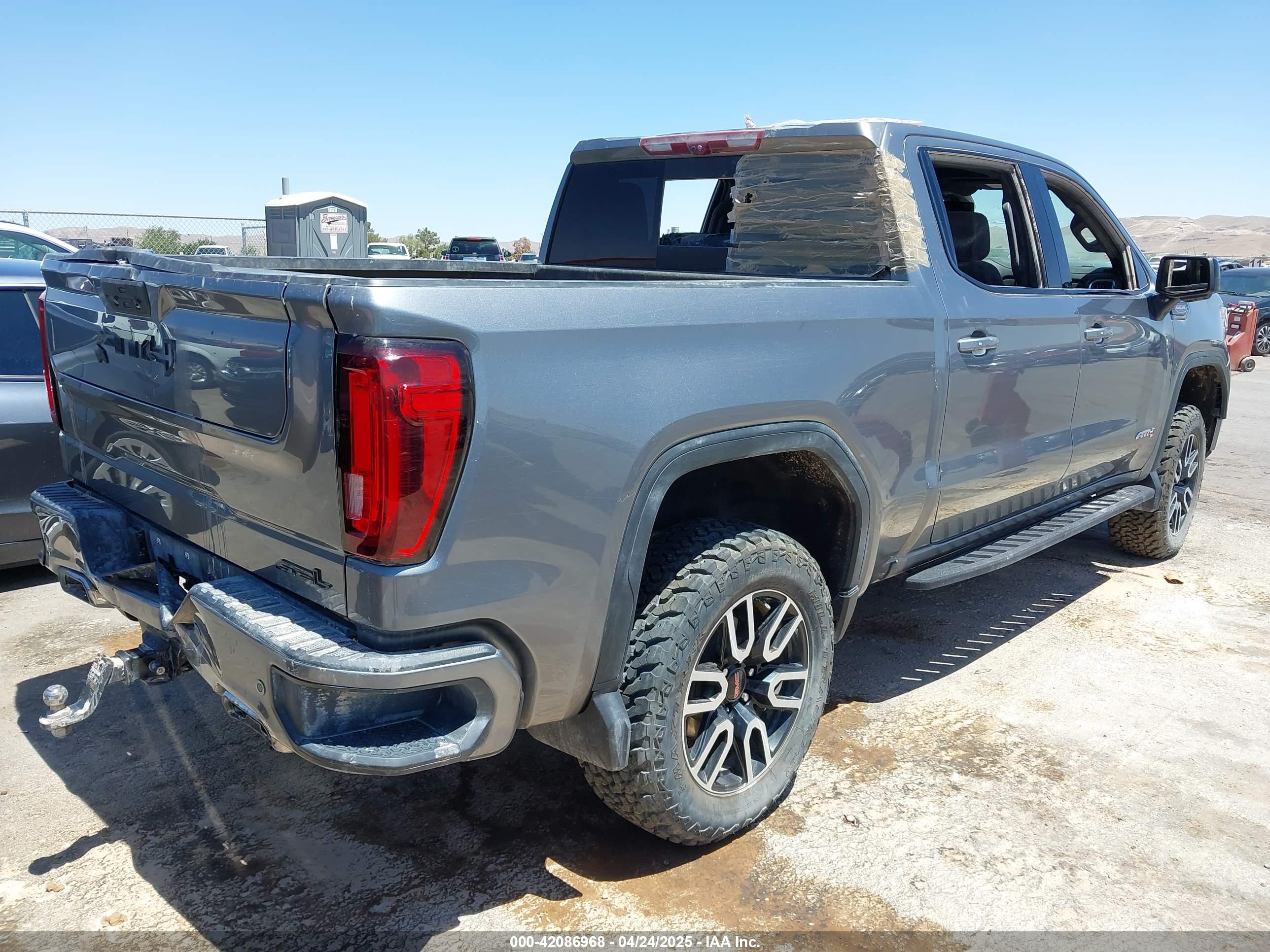 GMC SIERRA image 4