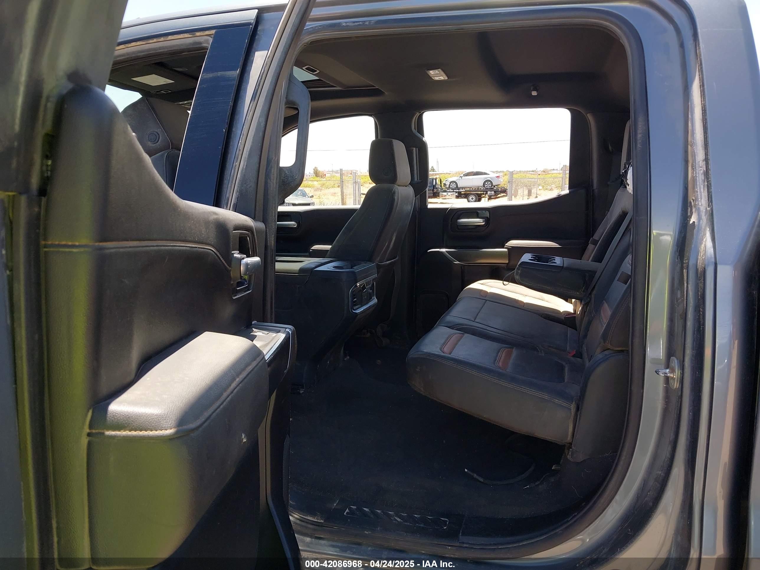 GMC SIERRA image 8