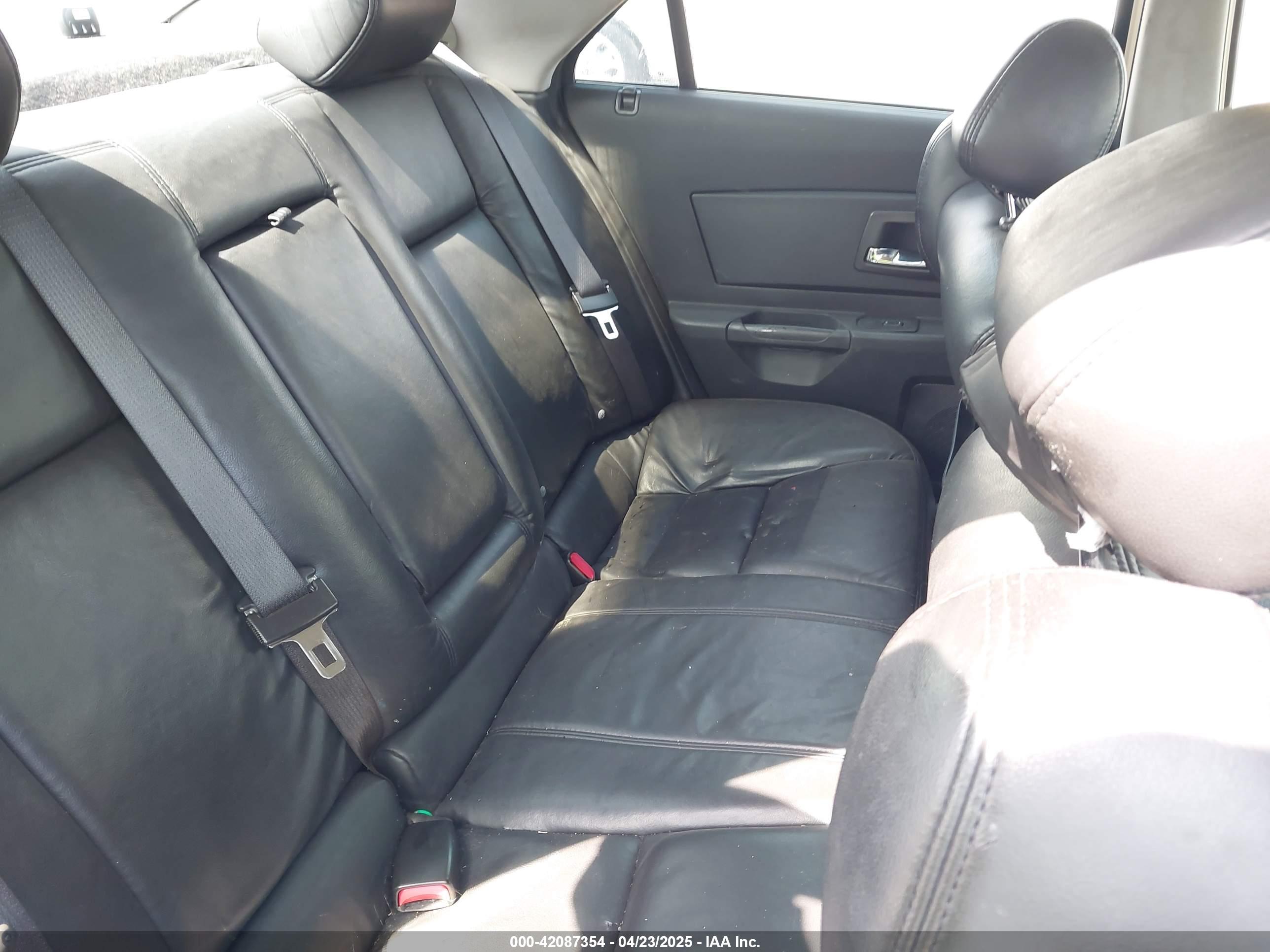 CADILLAC CTS image 8