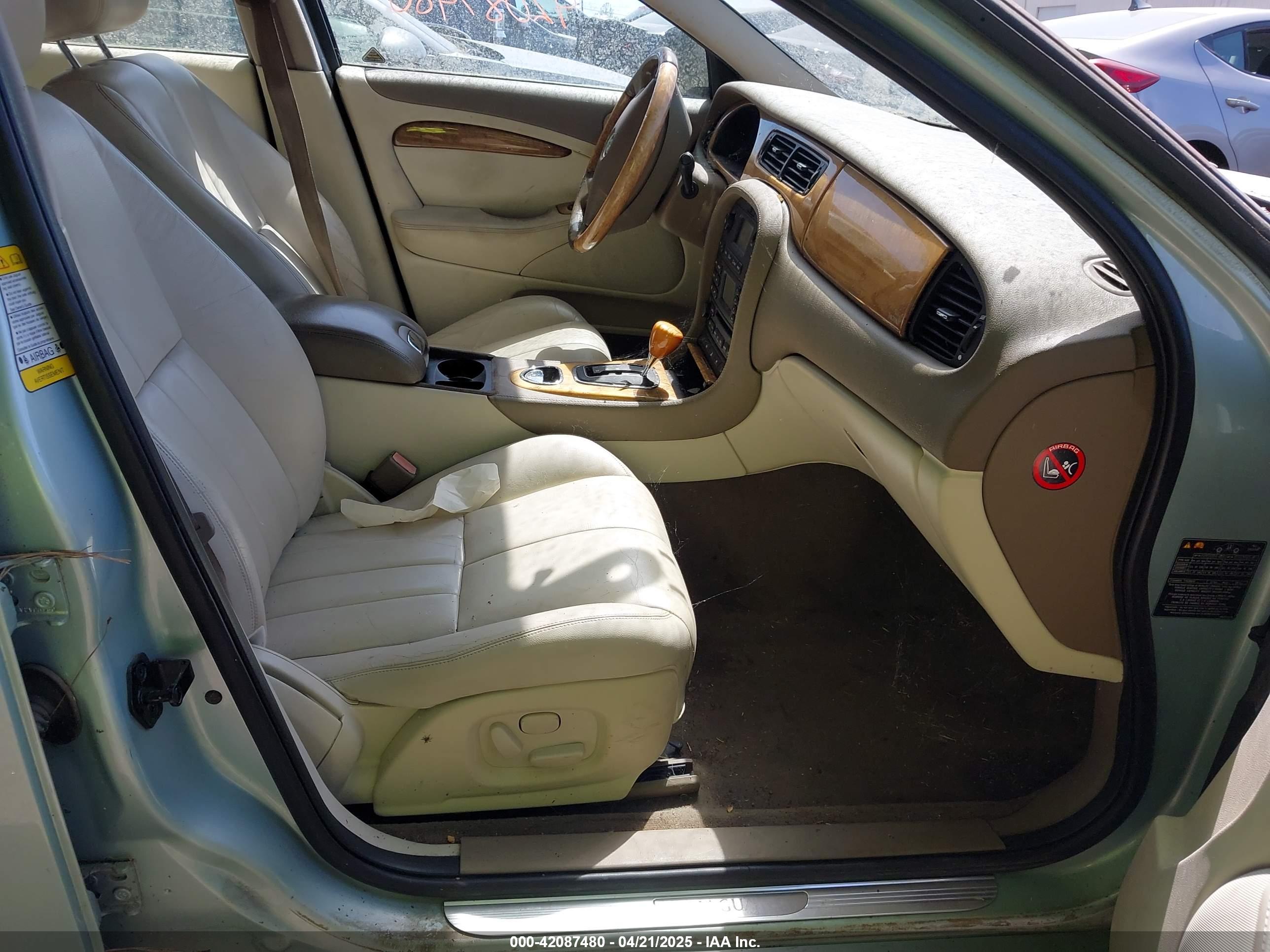 JAGUAR S-TYPE image 5