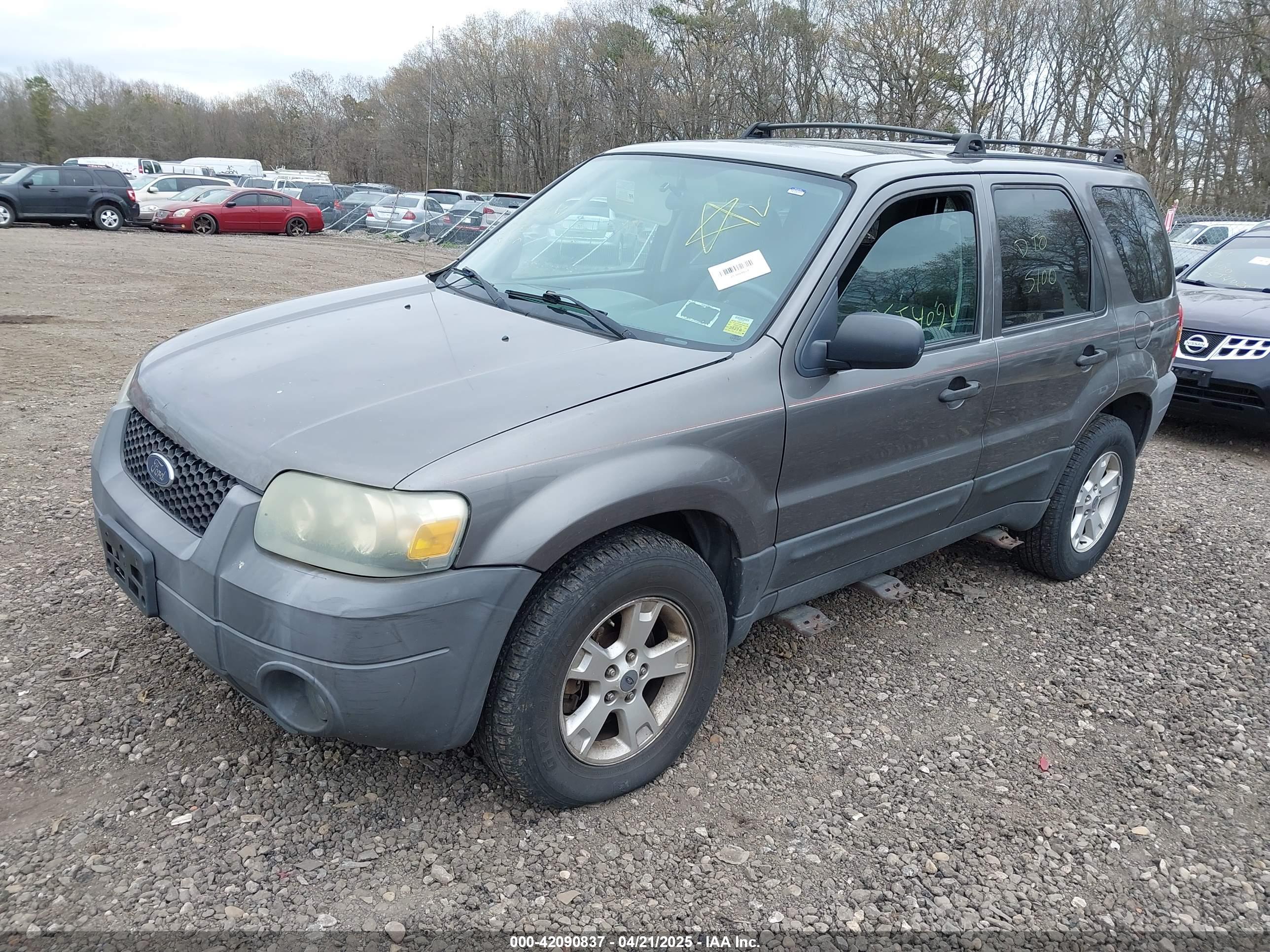 FORD ESCAPE image 2