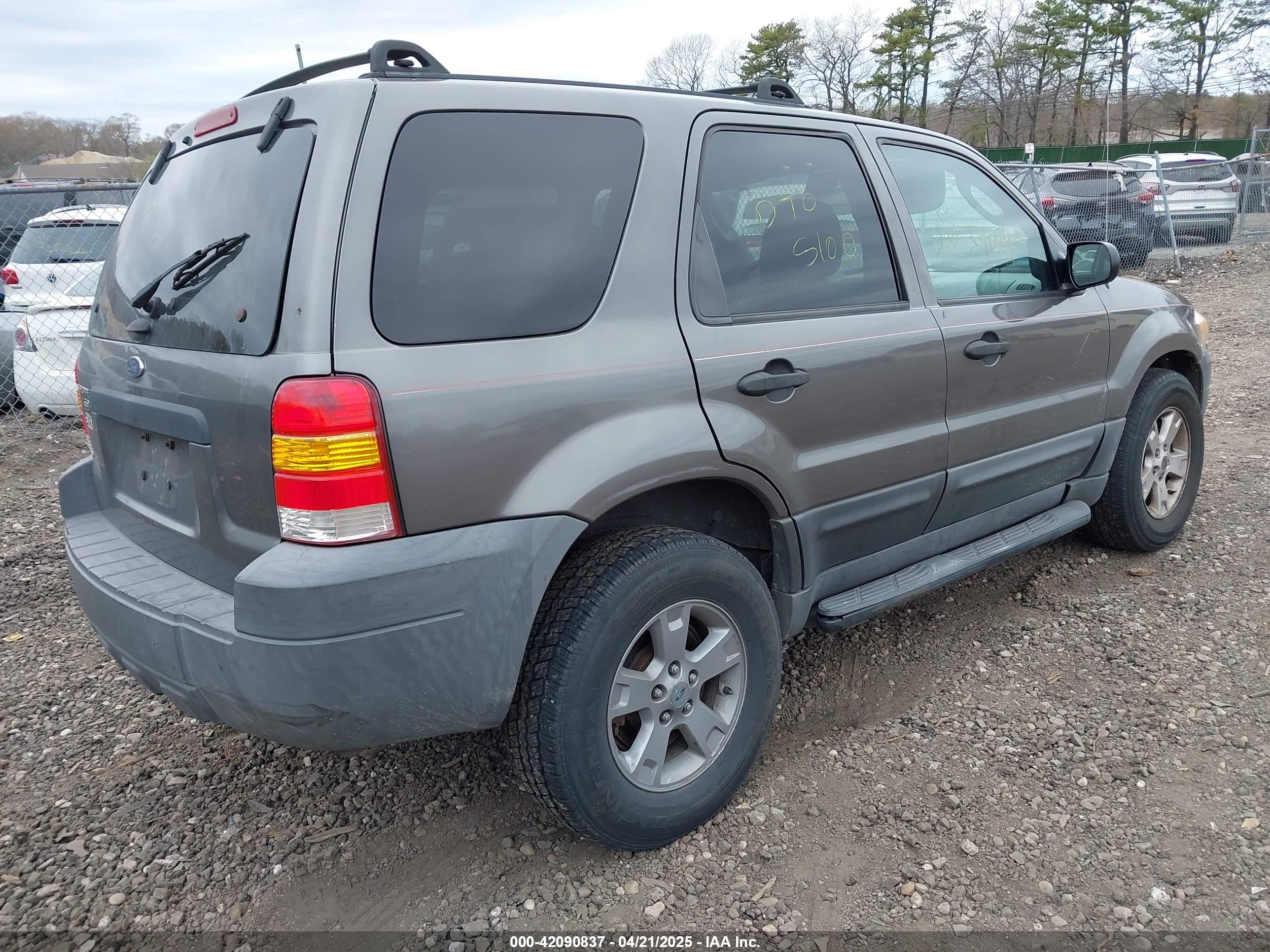 FORD ESCAPE image 4