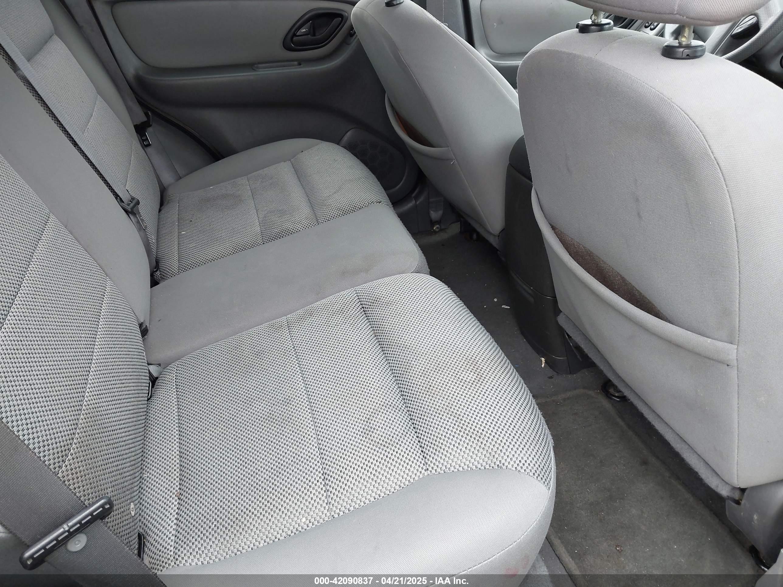 FORD ESCAPE image 8