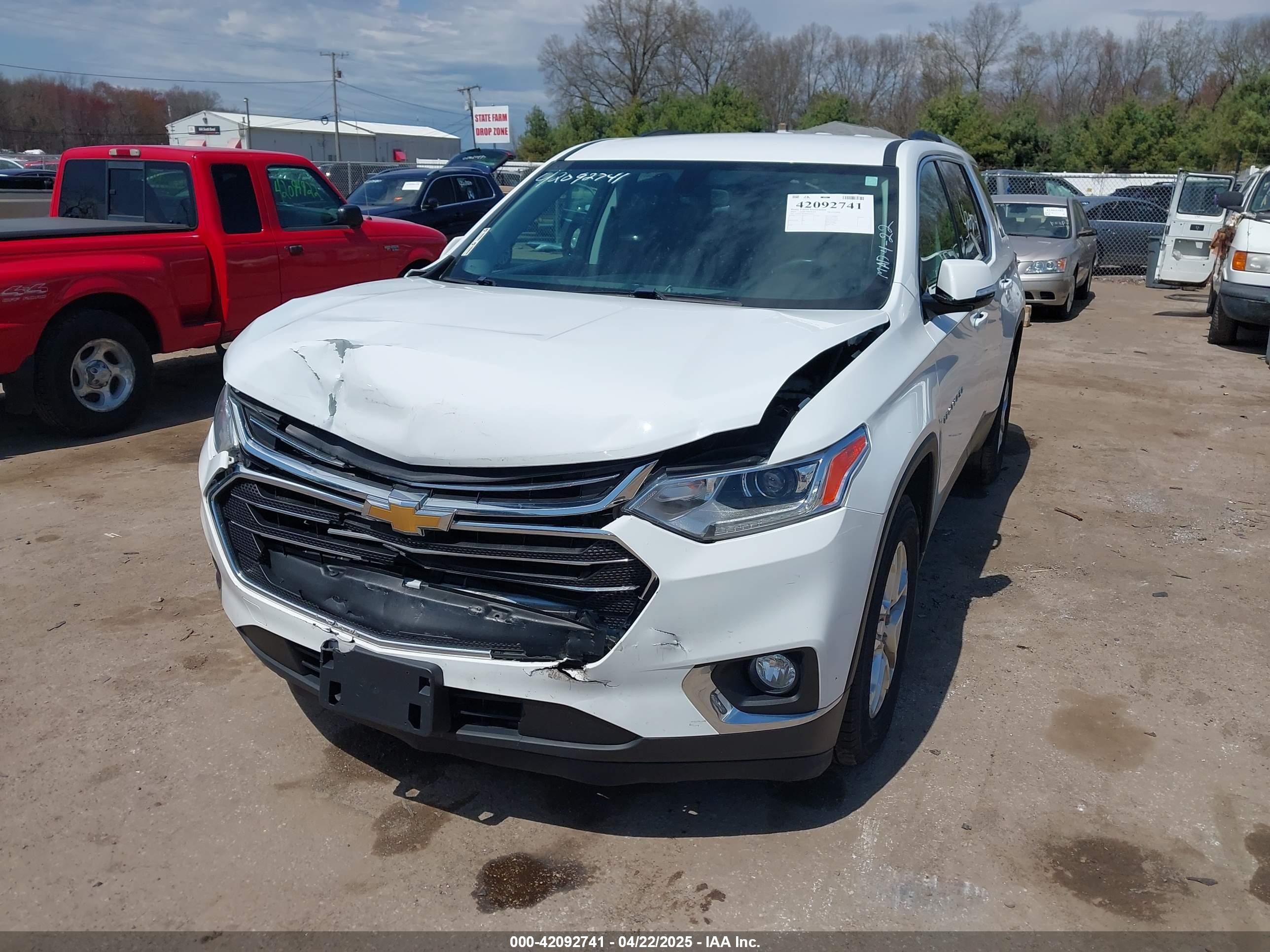 CHEVROLET TRAVERSE image 2