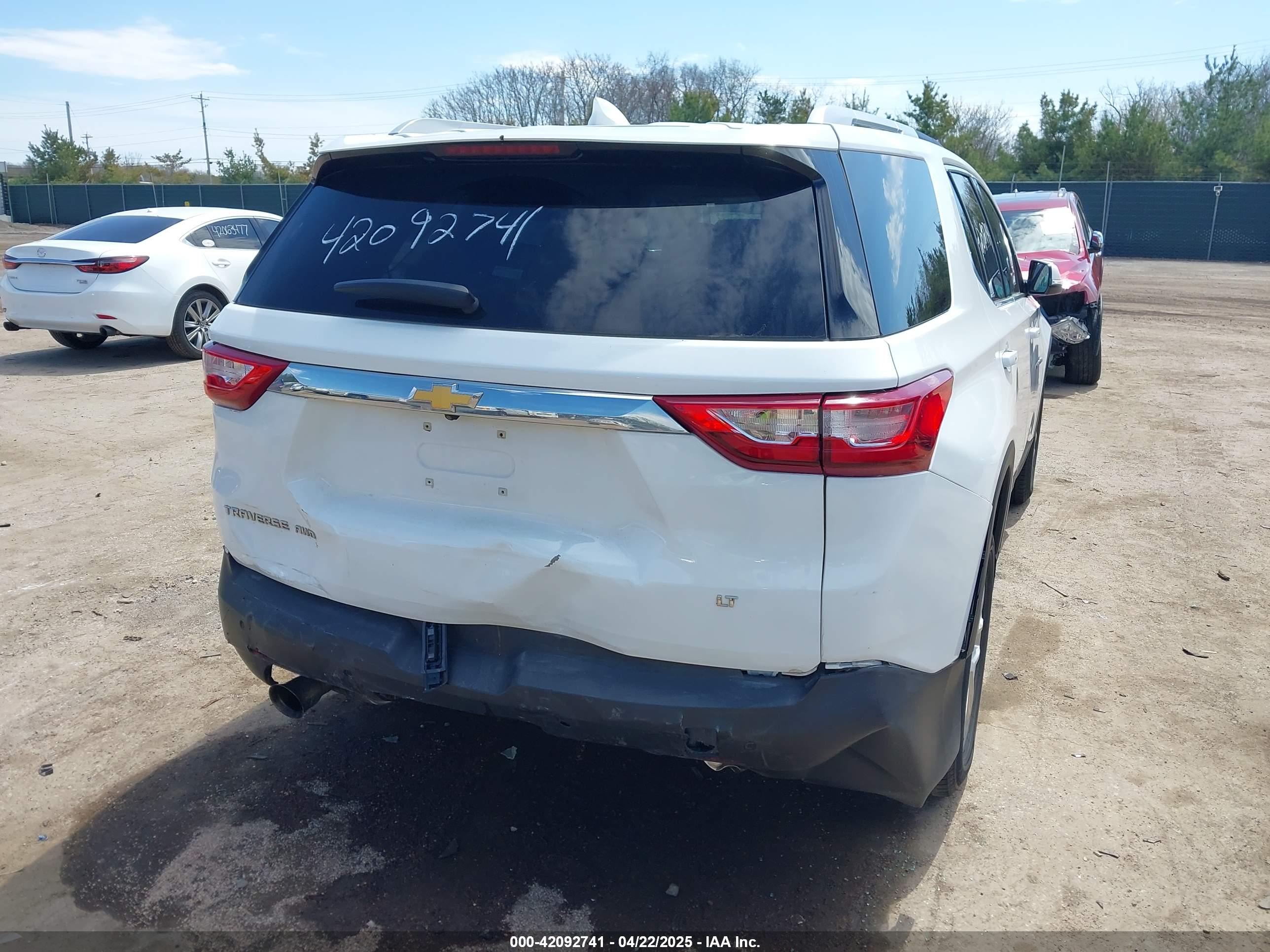 CHEVROLET TRAVERSE image 4