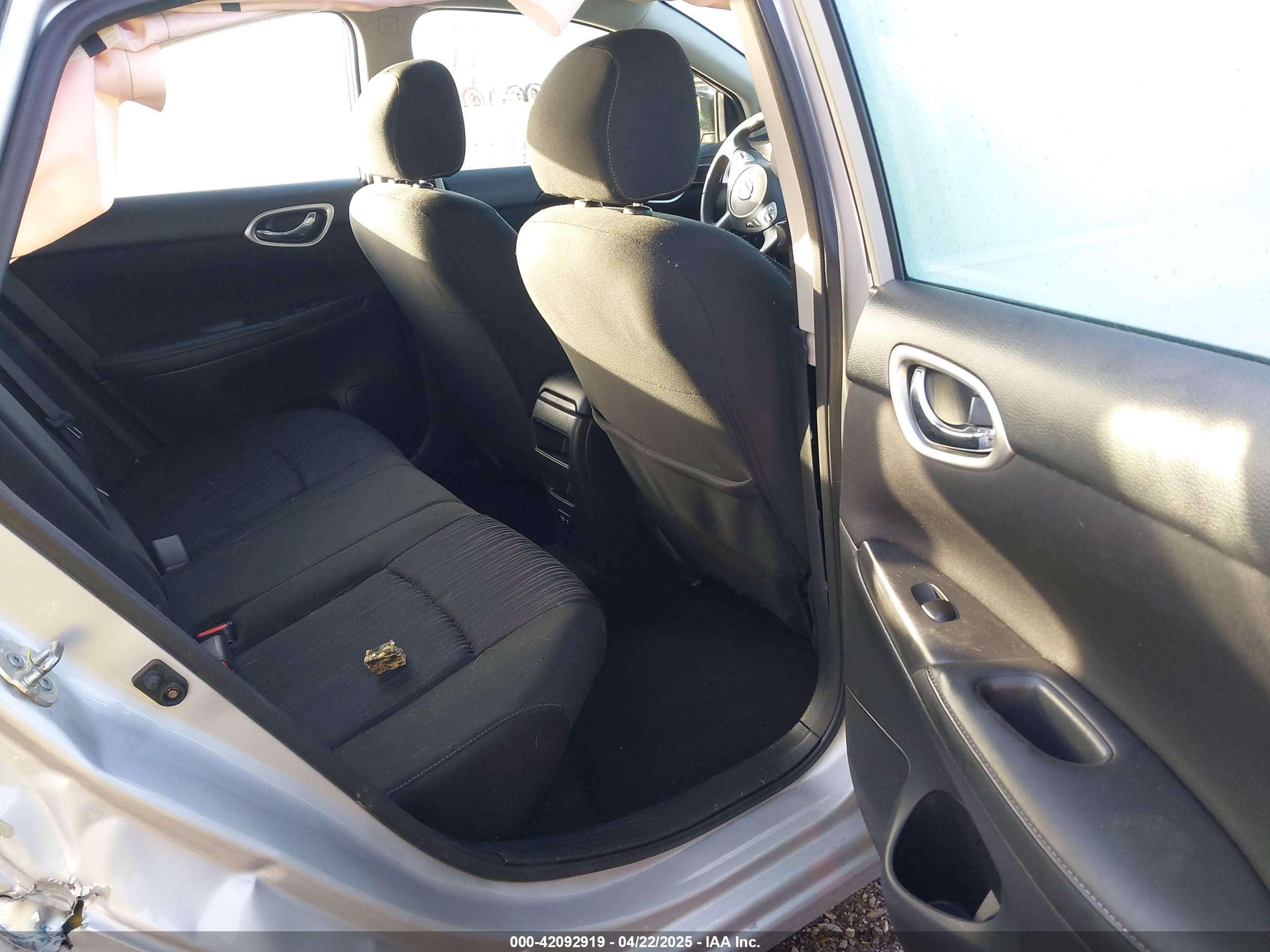 NISSAN SENTRA image 8