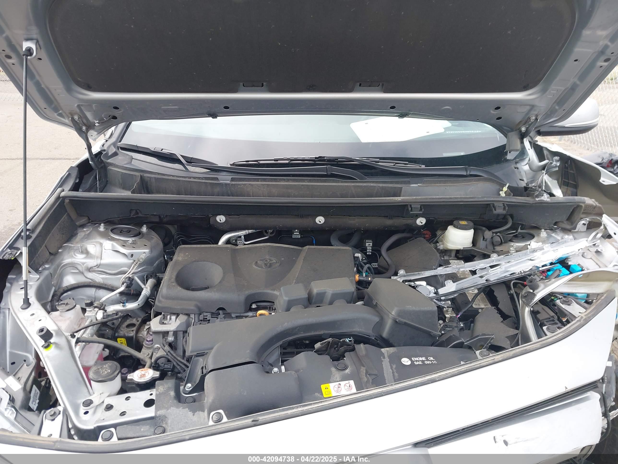TOYOTA RAV4 image 10