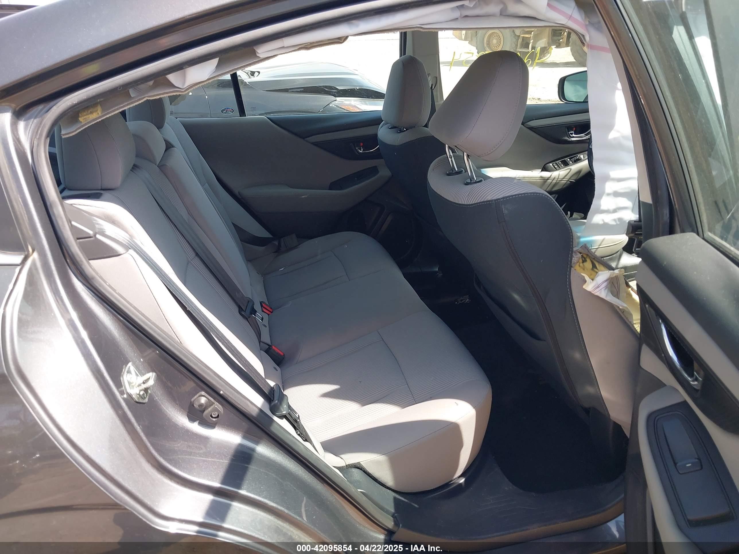 SUBARU LEGACY image 8