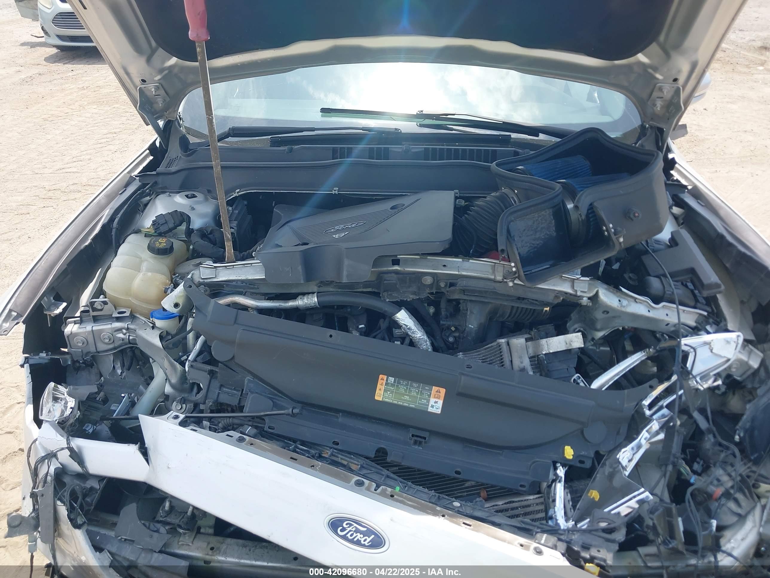 FORD FUSION image 10