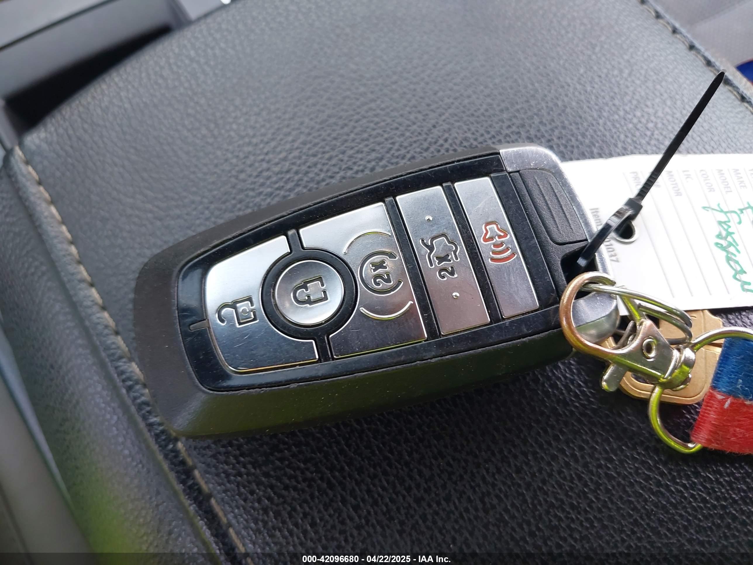 FORD FUSION image 11