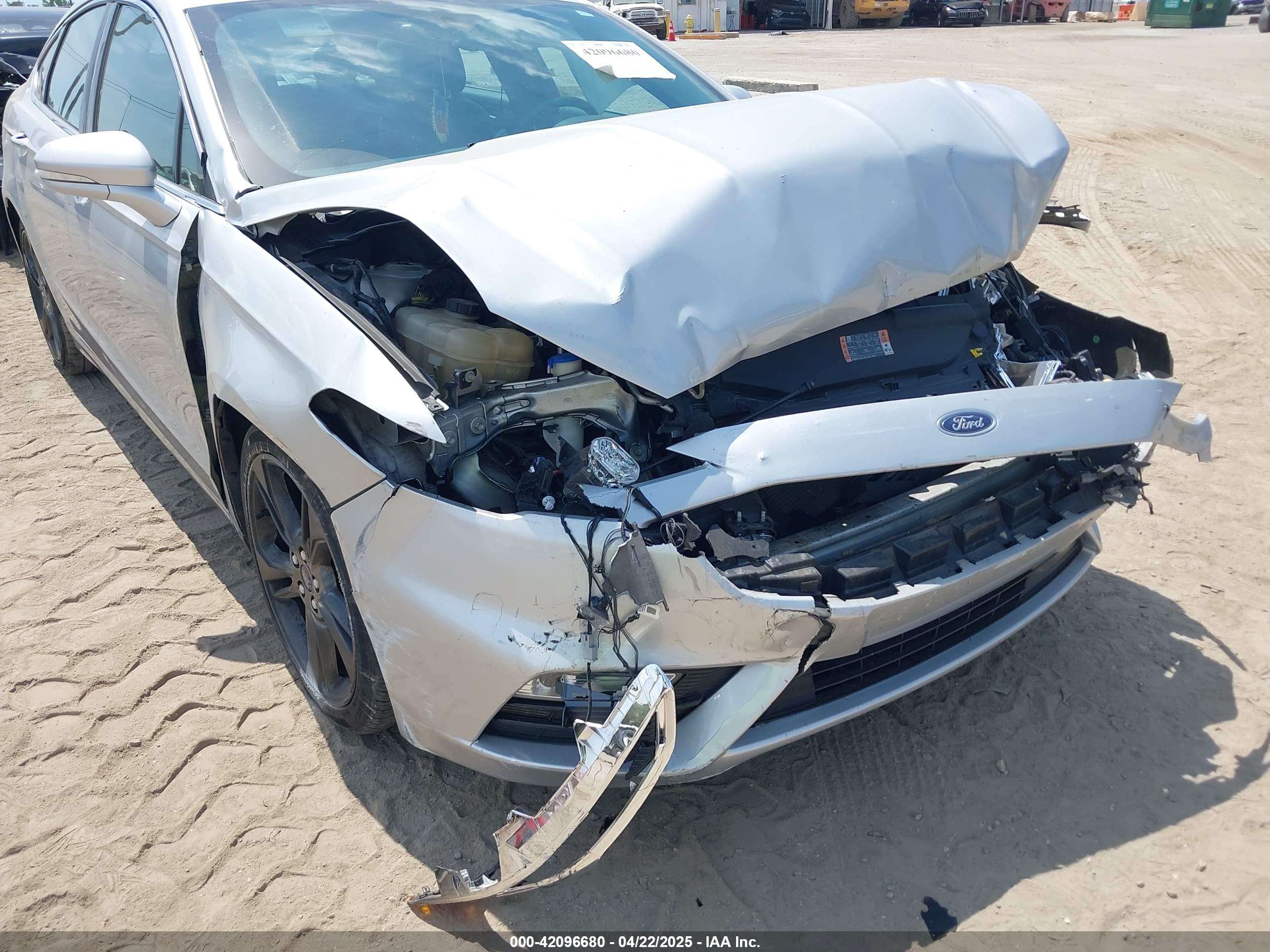 FORD FUSION image 6