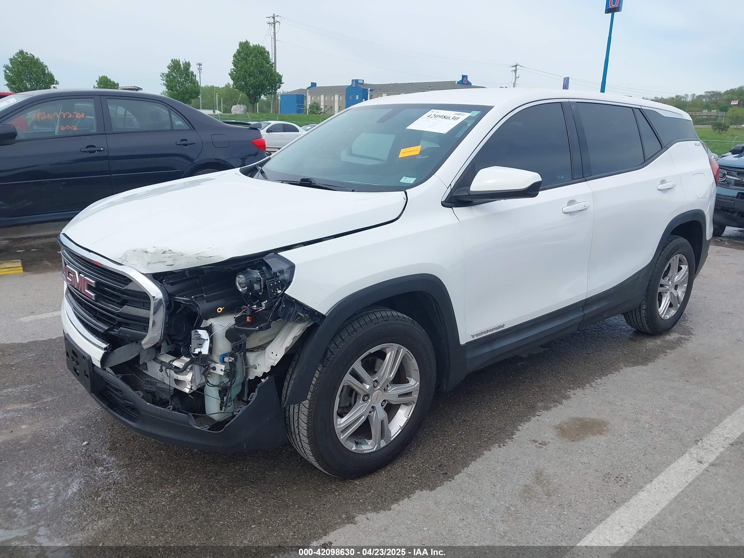 GMC TERRAIN image 2