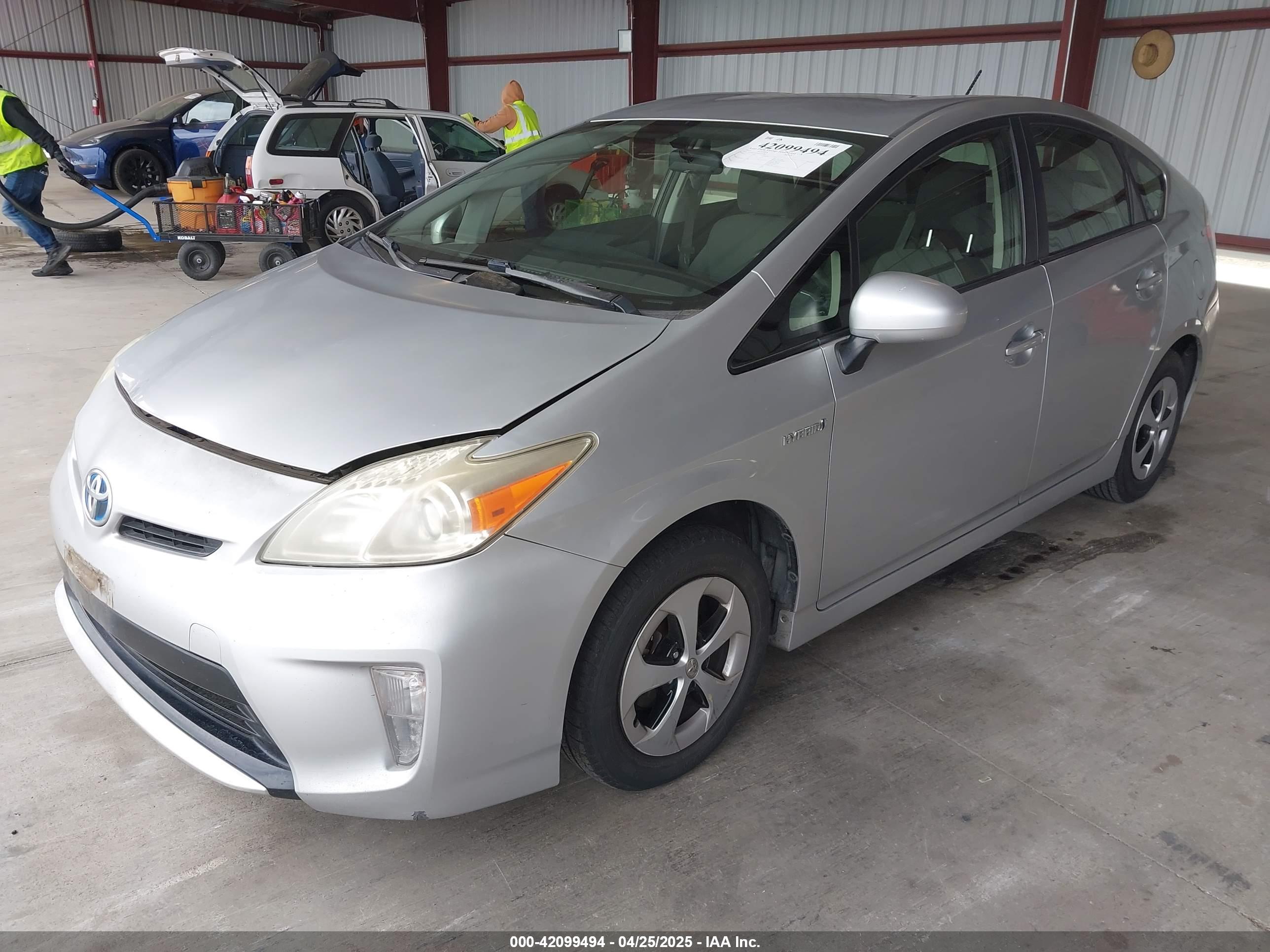 TOYOTA PRIUS image 2